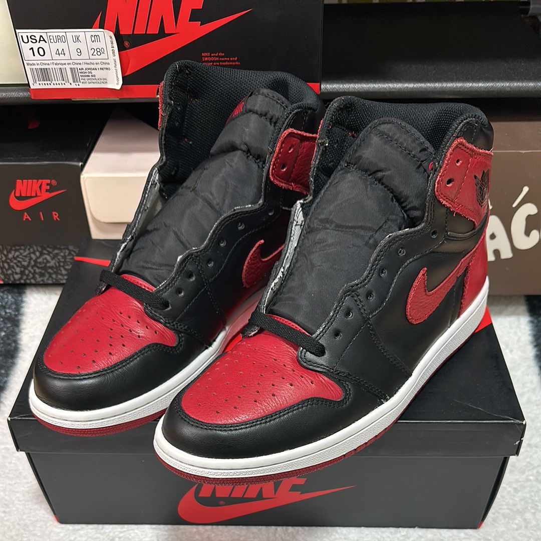 Nike Air Jordan 1 Retro High OG "Bred/Banned" (2016)