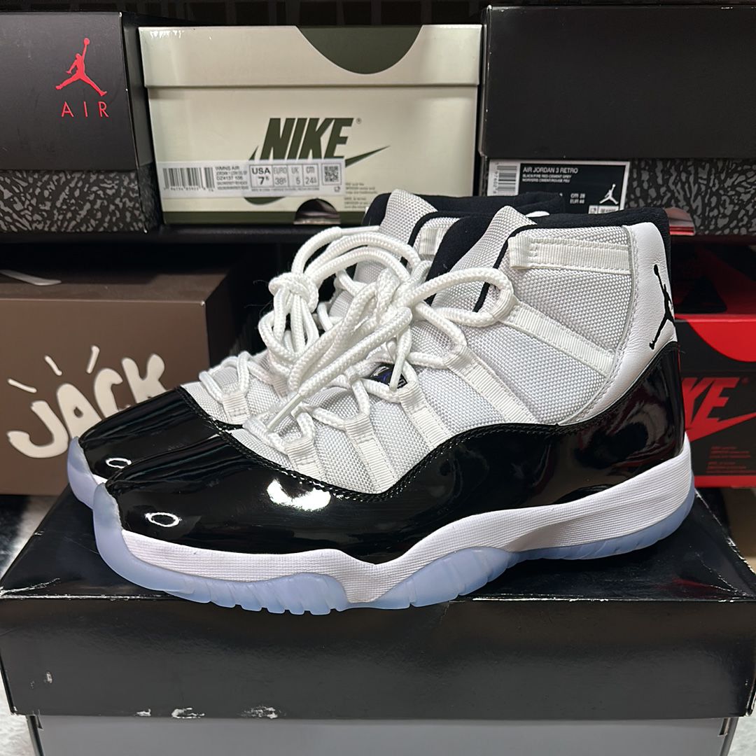 Nike Air Jordan 11 Retro "Concord" (2018)