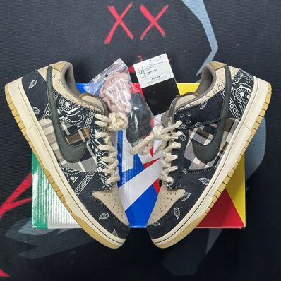 Travis Scott × Nike SB Dunk Low "Black/Parachute Beige"