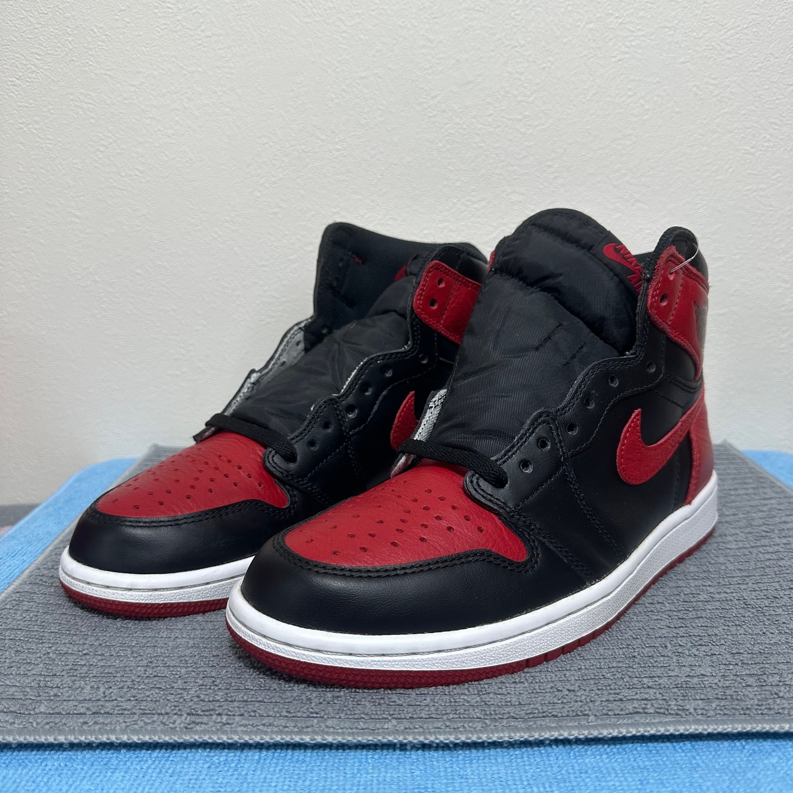 Nike Air Jordan 1 Retro High OG "Bred/Banned" (2016)