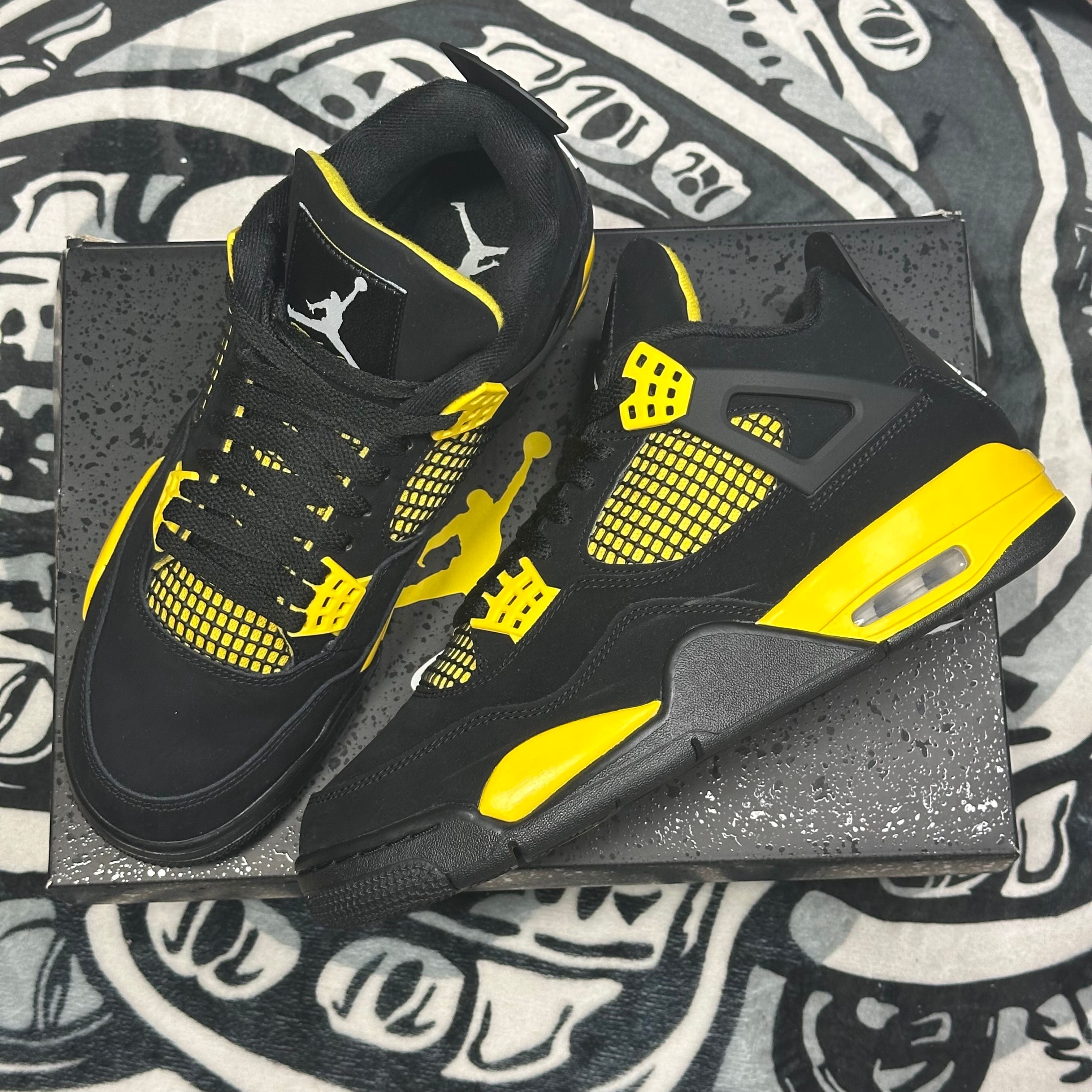 Nike Air Jordan 4 Retro "Thunder"(2023)
