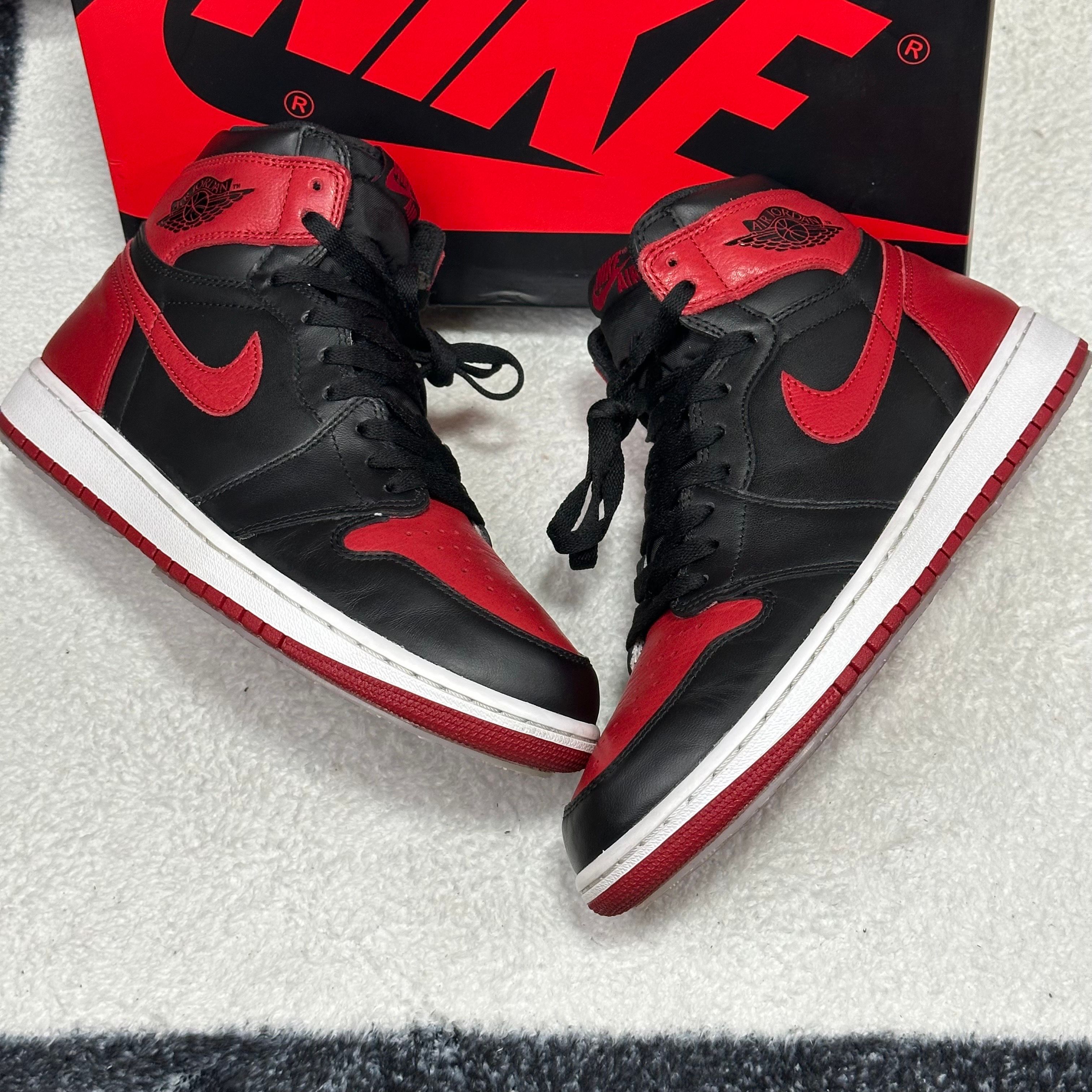 Nike Air Jordan 1 Retro High OG "Bred/Banned" (2016)