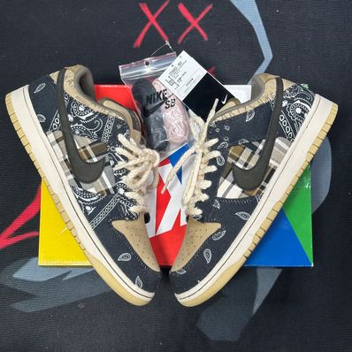 Travis Scott × Nike SB Dunk Low "Black/Parachute Beige"