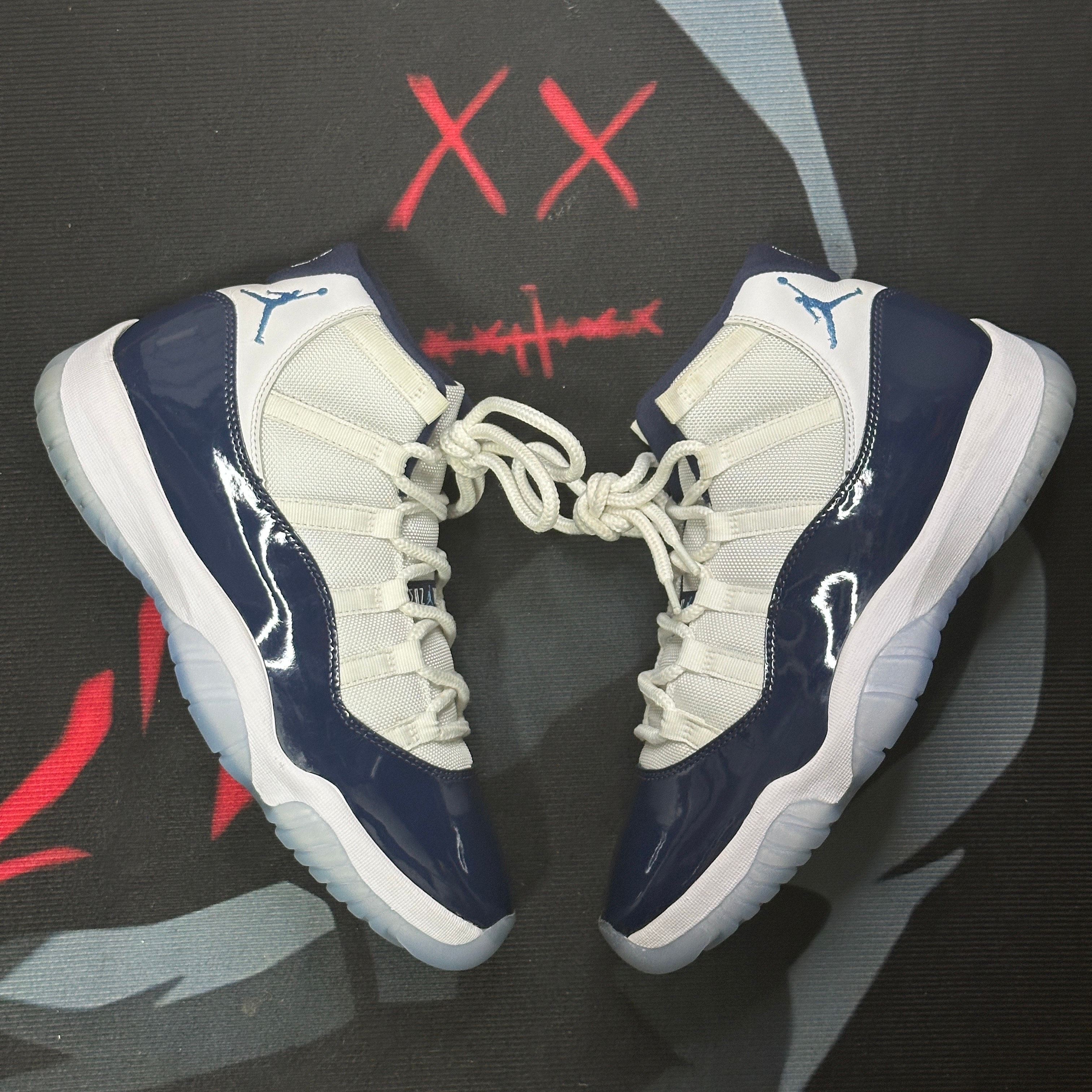 Nike Air Jordan 11 Retro "UNC Win Like 82"