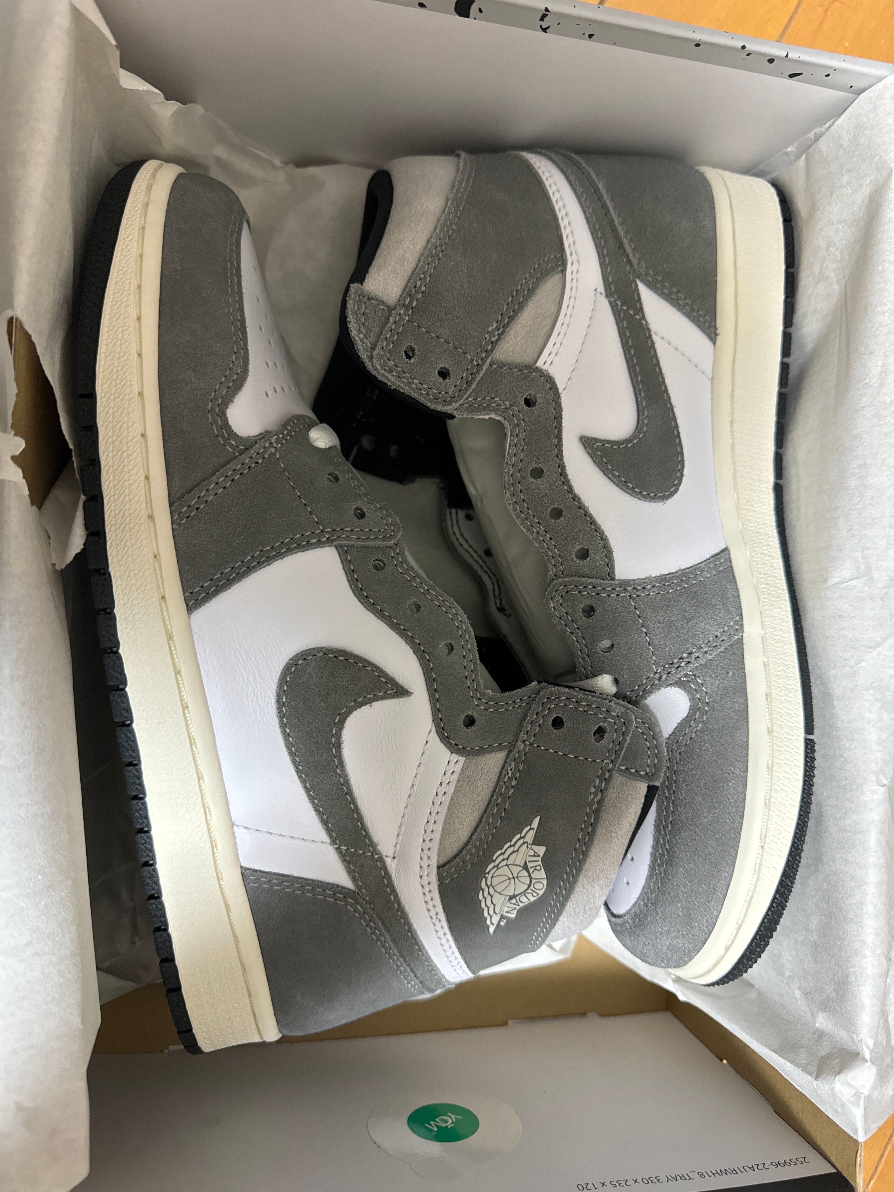 Nike Air Jordan 1 Retro High OG "Black and Smoke Grey"