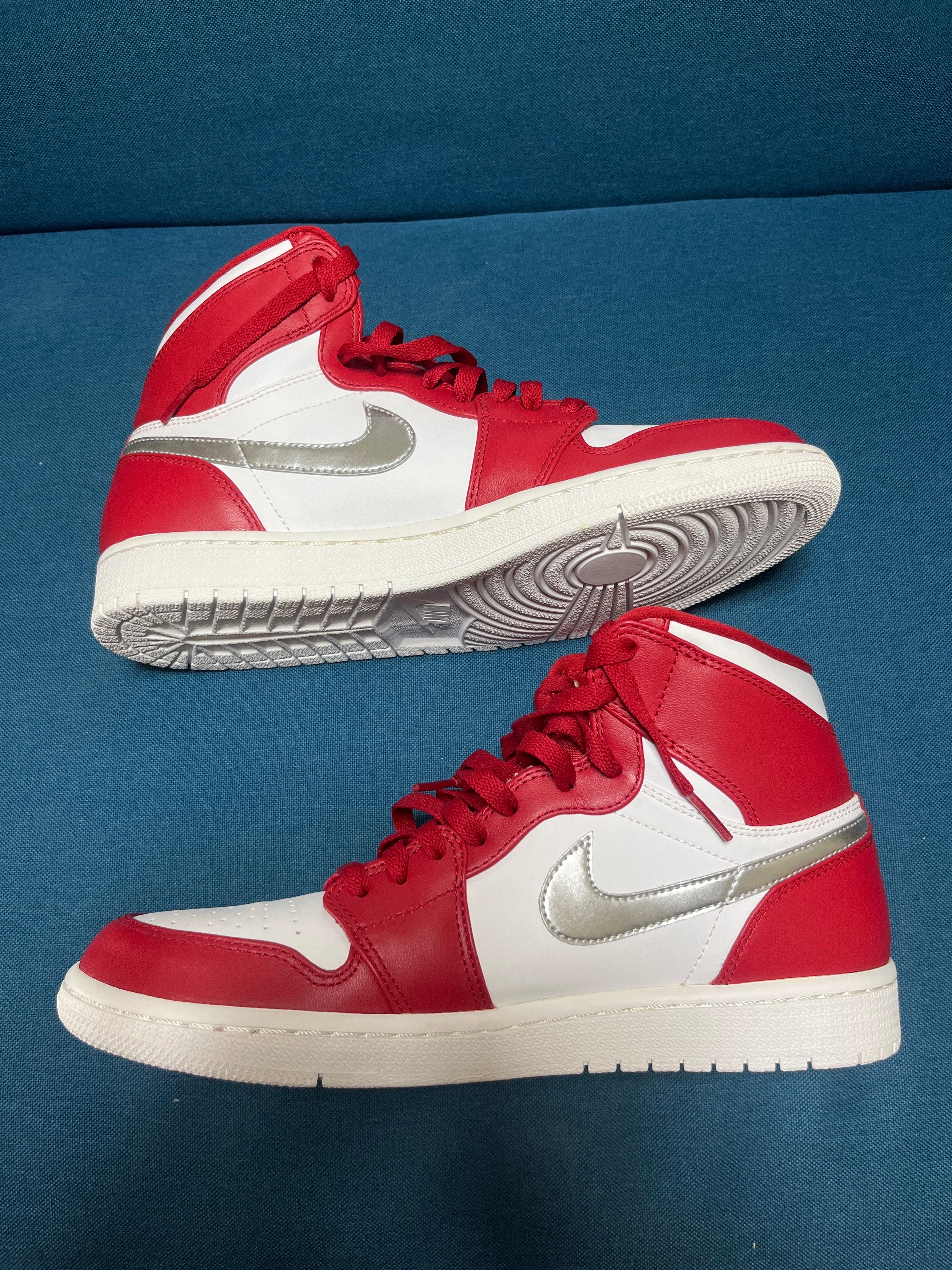 Nike Air Jordan 1 Retro High "Silver Medal"