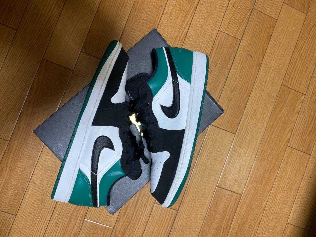 Nike Air Jordan 1 Low "White Black Mystic Green"