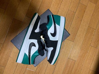 Nike Air Jordan 1 Low "White Black Mystic Green"