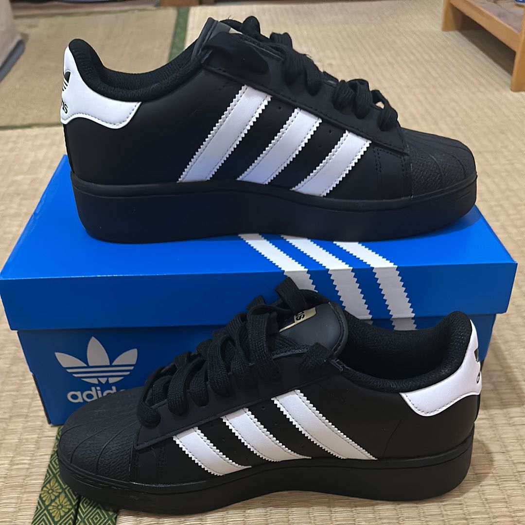 adidas Superstar XLG "Core Black/Footwear White/Gold Metallic"