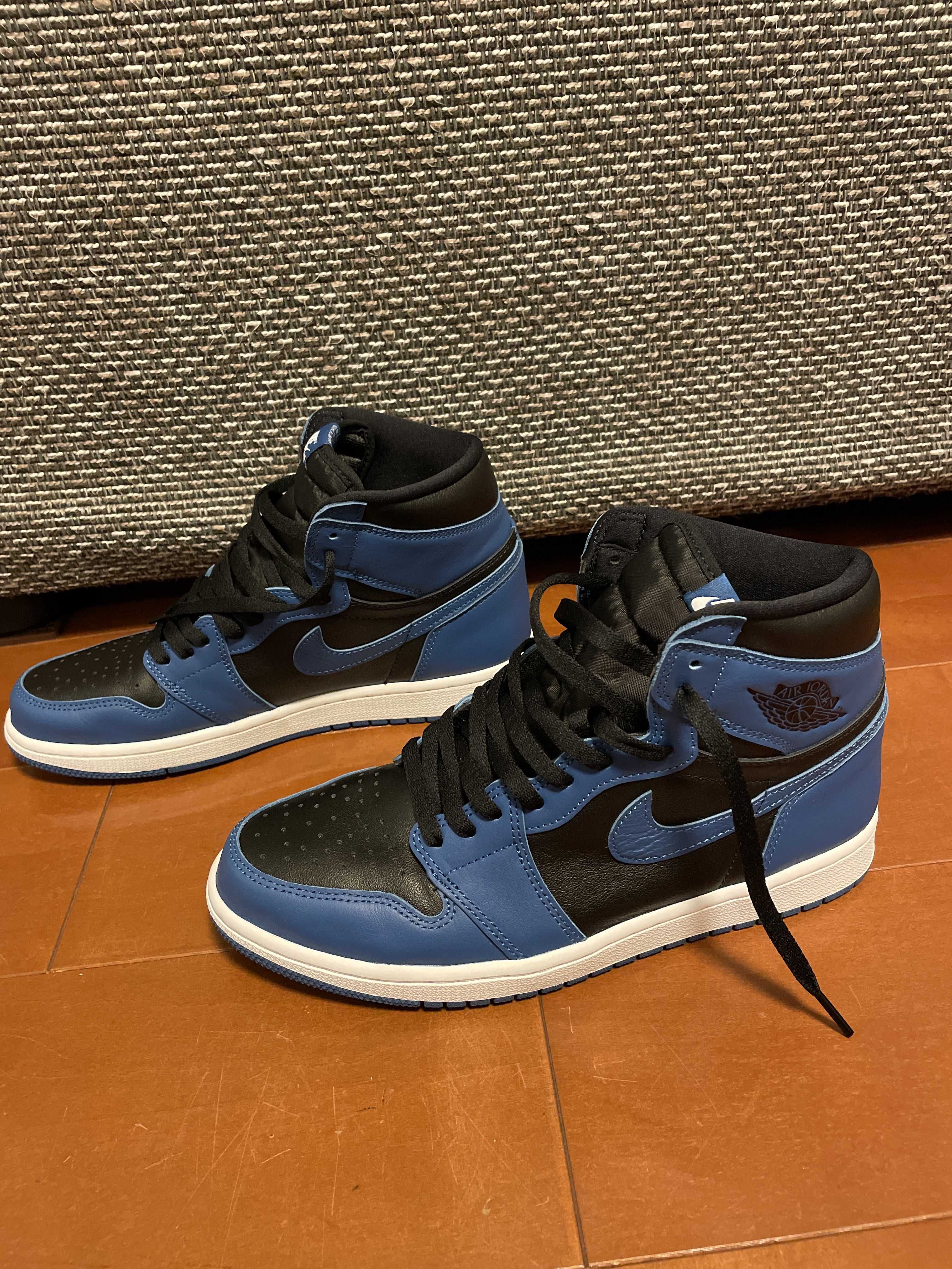 Nike Air Jordan 1 Retro High OG "Dark Marina Blue"
