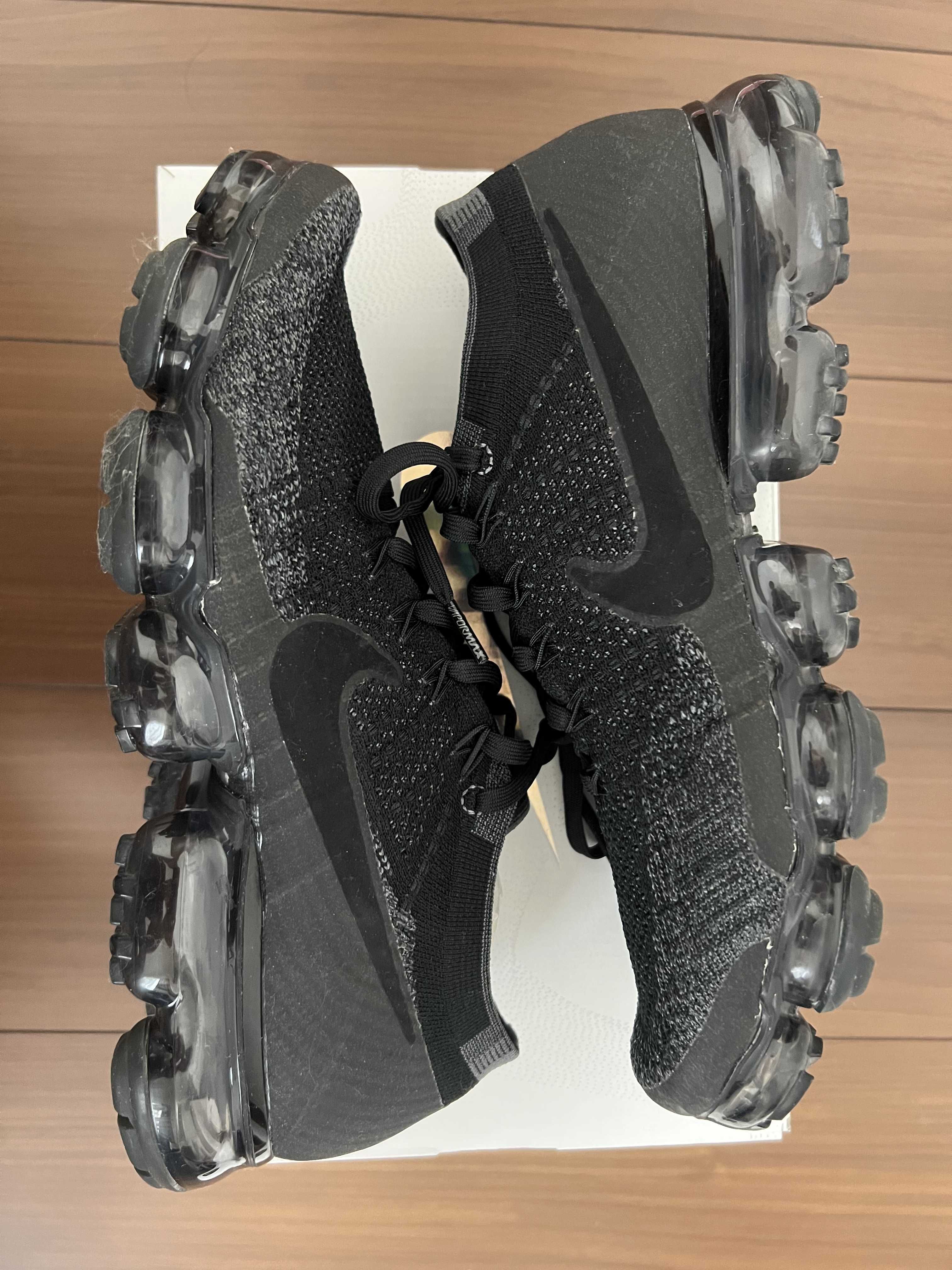 Nike Air Vapormax Flyknit "Triple. Black 2.0"