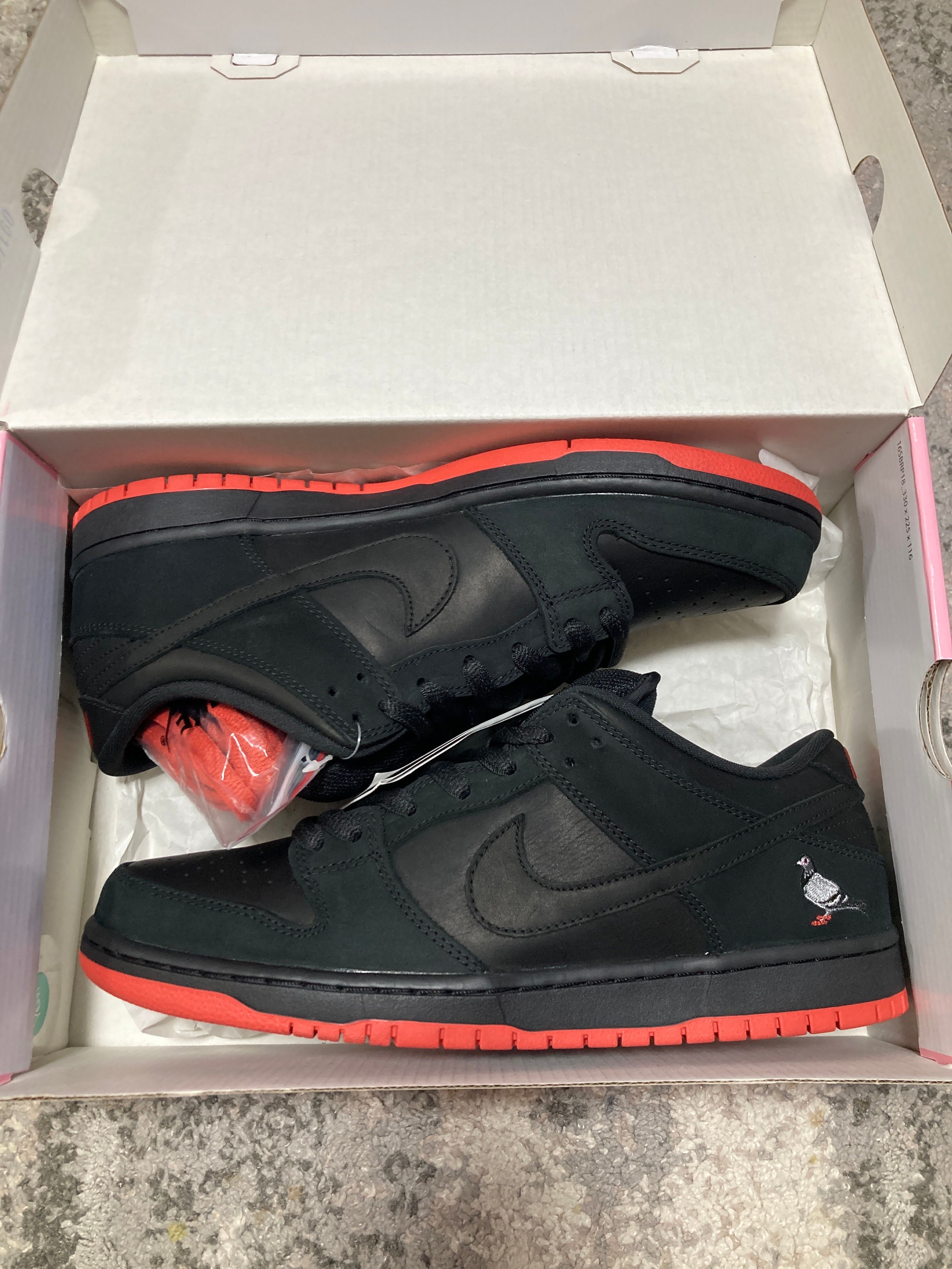 Nike SB Dunk Low TRD QS "Black Pigeon"