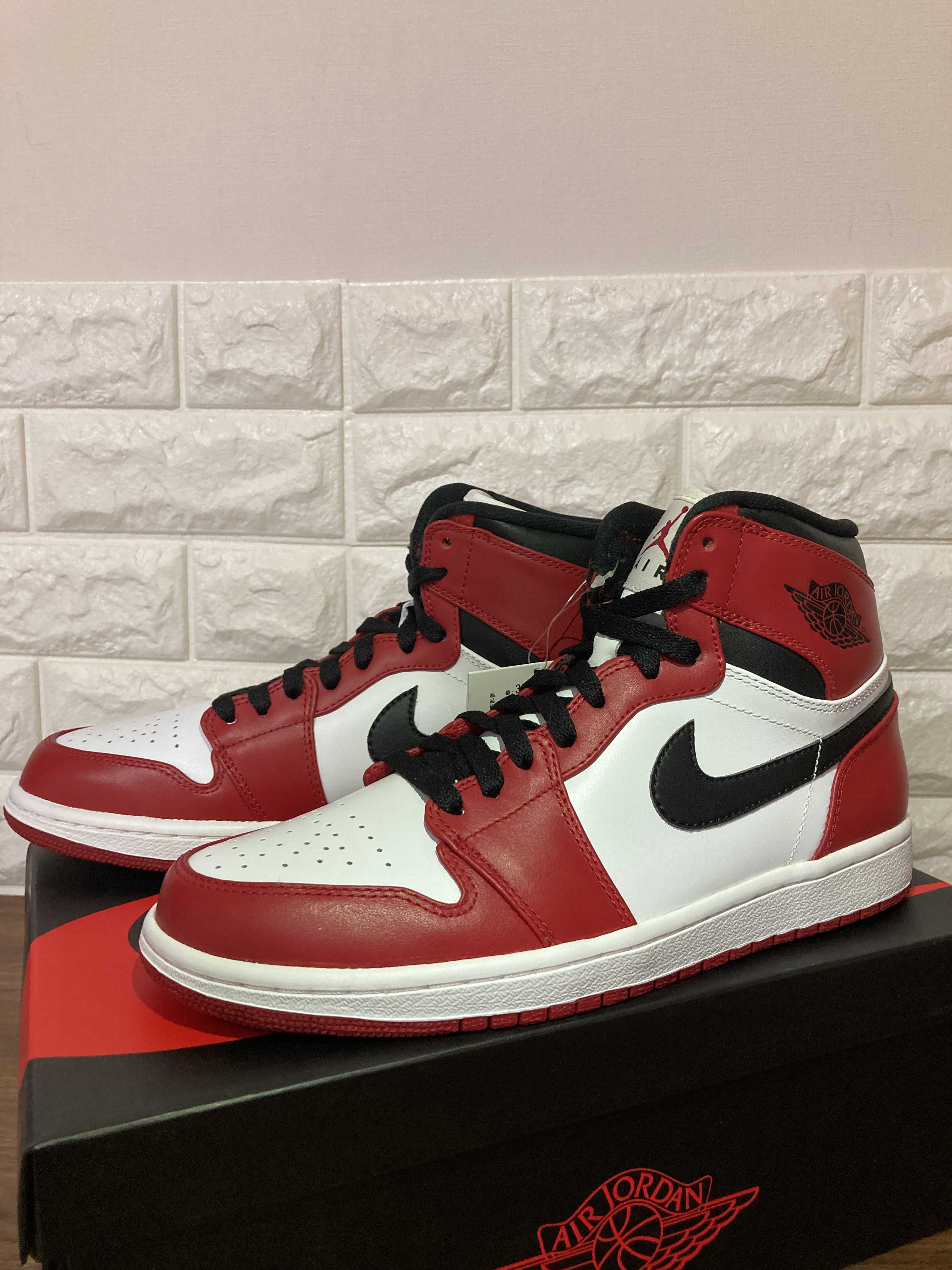 Nike Air Jordan 1 Retro High "Chicago" (2013)