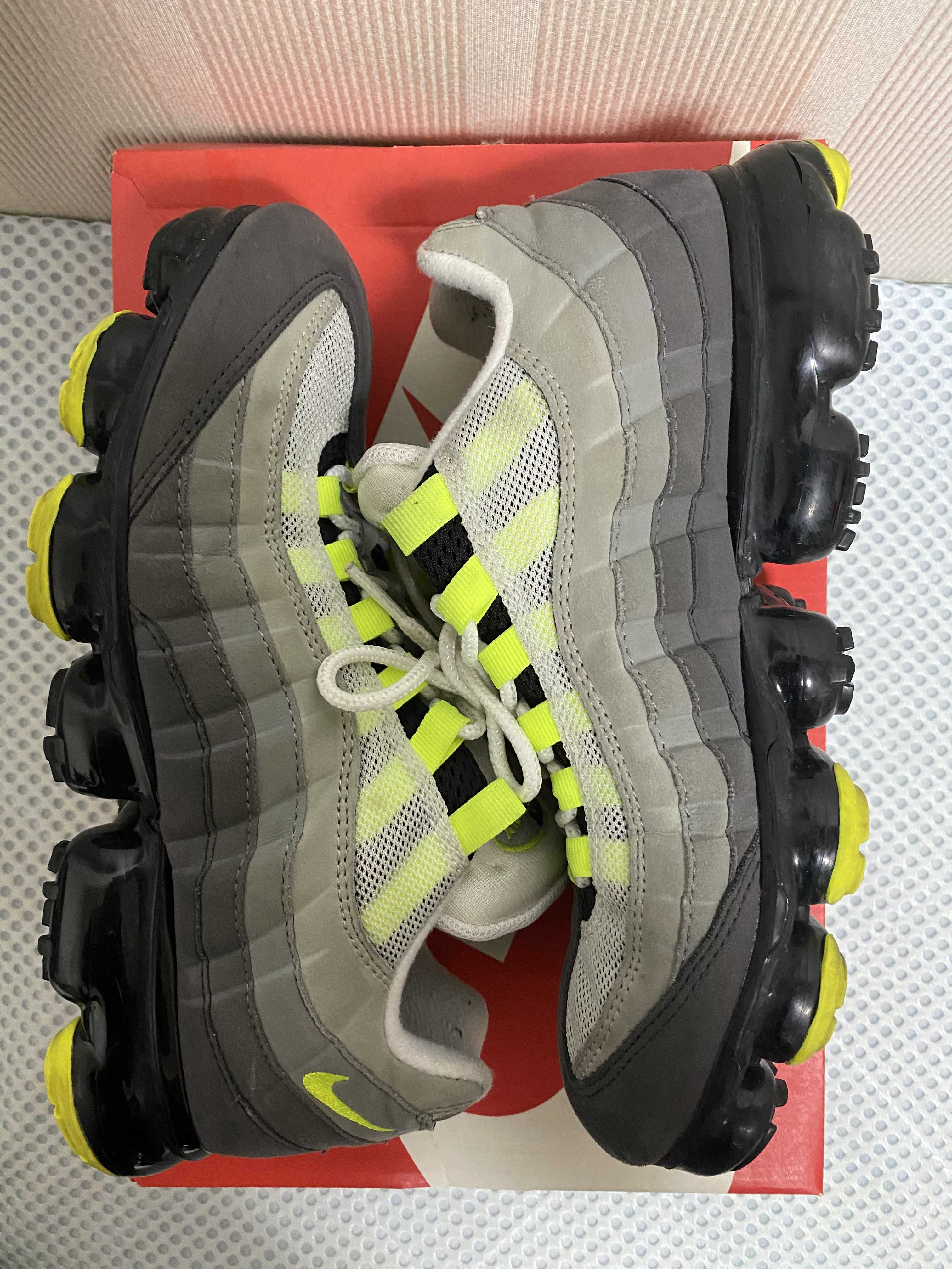 Nike Air Vapormax 95 "Neon"