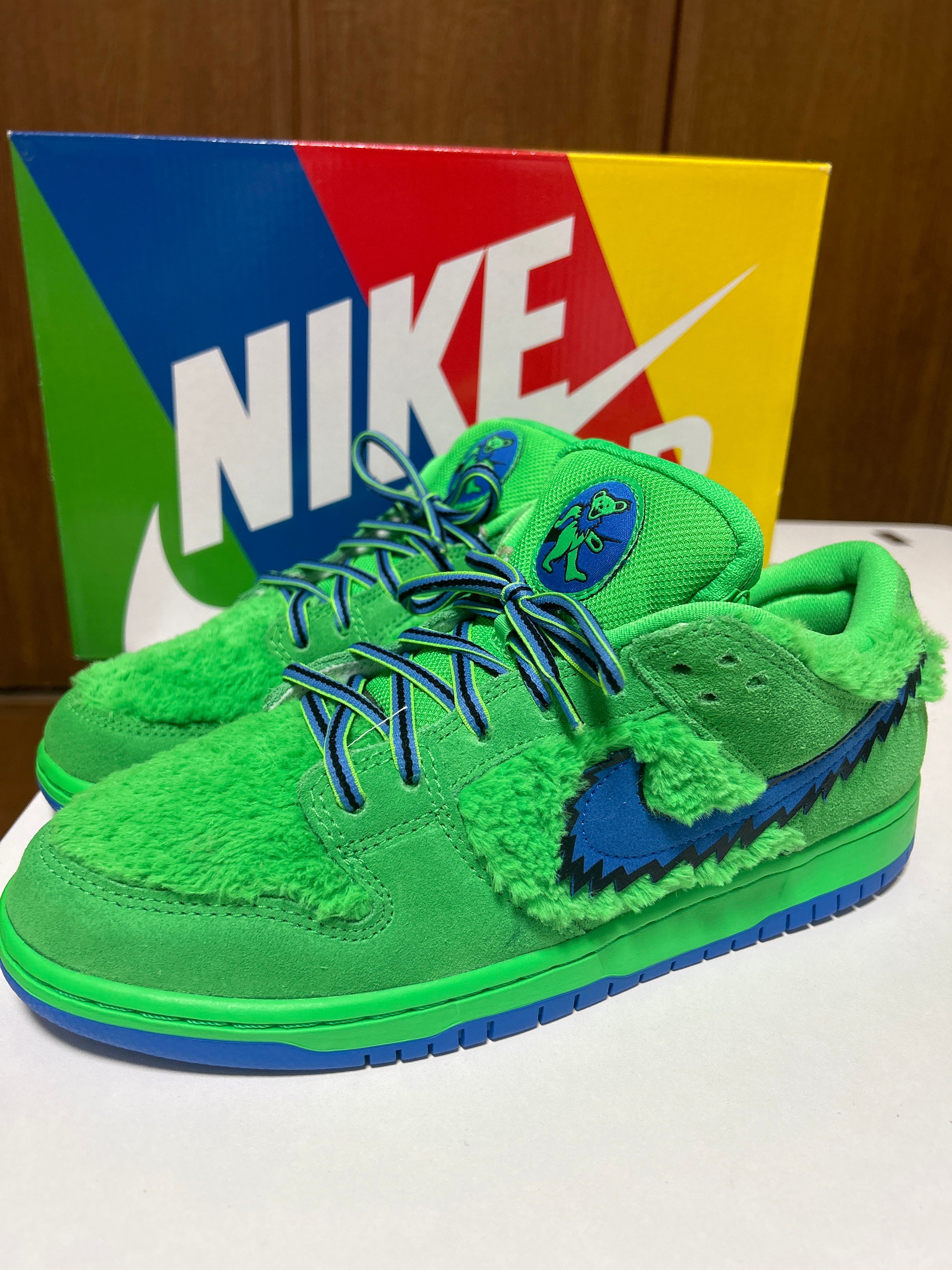 Grateful Dead × Nike SB Dunk Low "Green Bear"