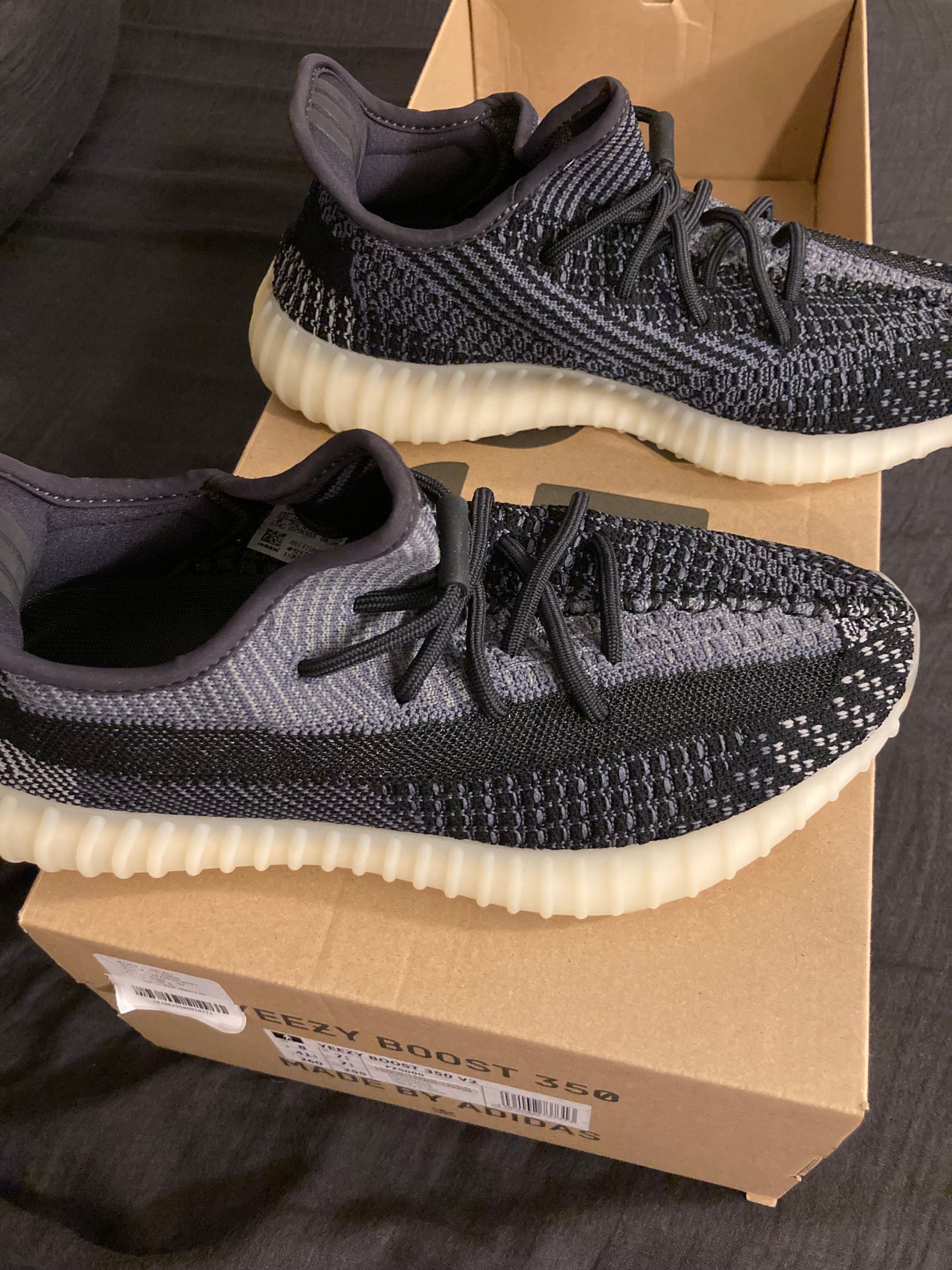 adidas YEEZY Boost 350V2 "Carbon"