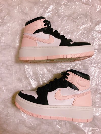 Nike WMNS Air Jordan 1 High Elevate