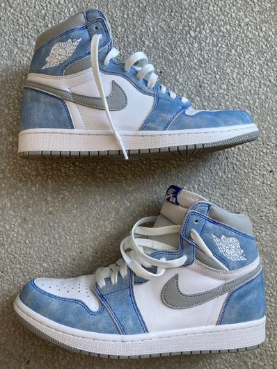 Nike Air Jordan 1 High OG "Hyper Royal"