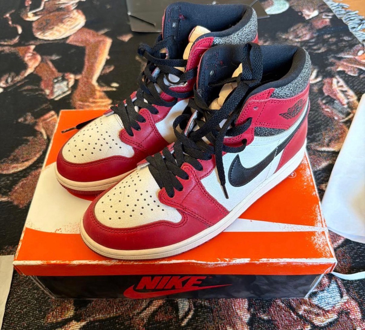 Nike Air Jordan 1 High OG "Lost & Found/Chicago"