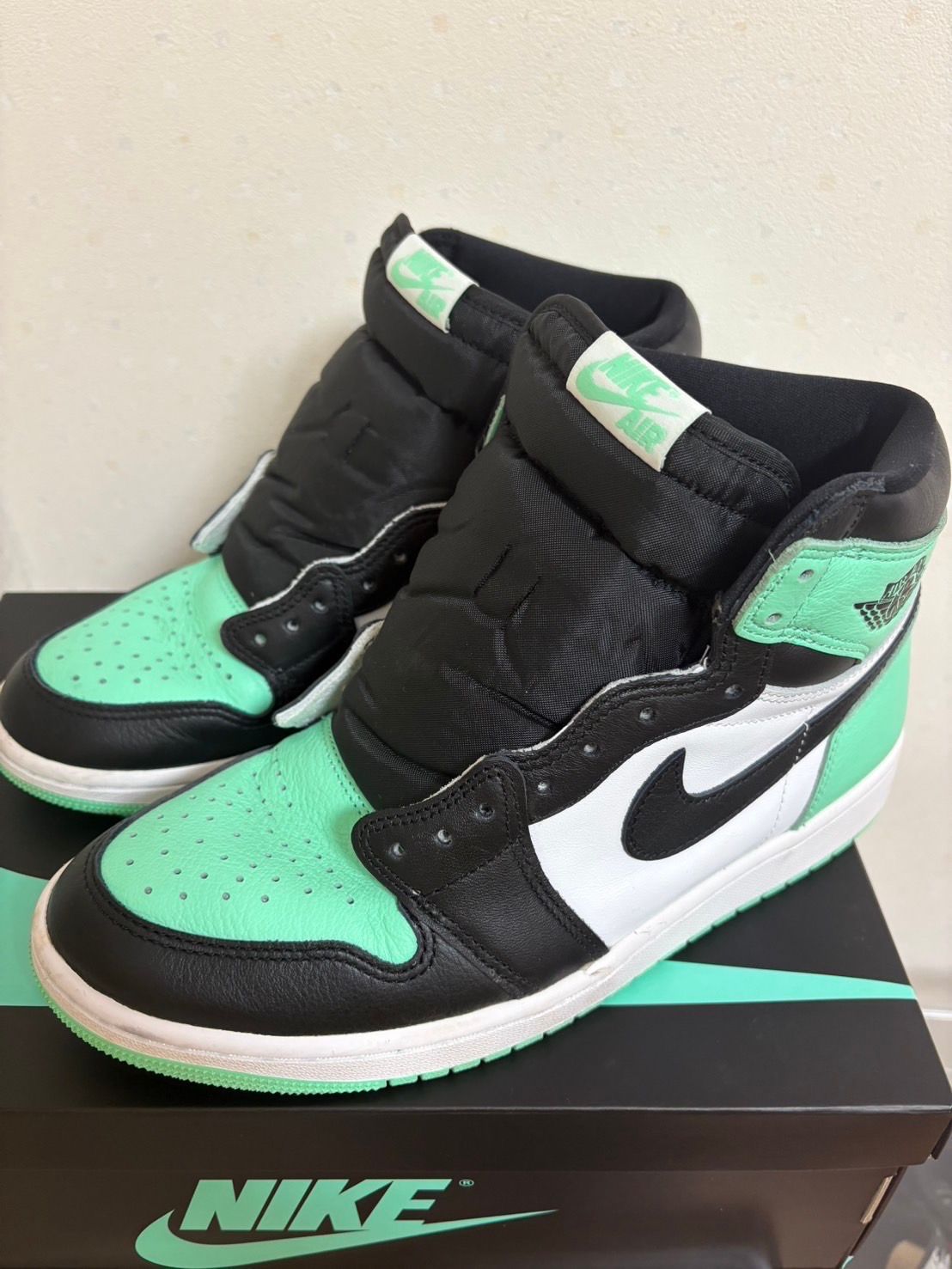 Nike Air Jordan 1 High OG "Green Glow"