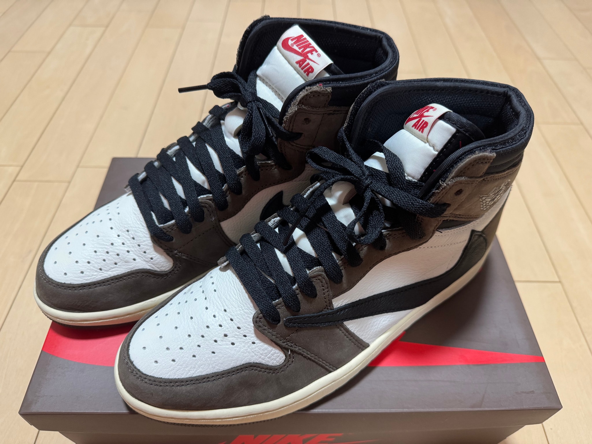 Travis Scott × Nike Air Jordan 1 Retro High OG TS SP 
