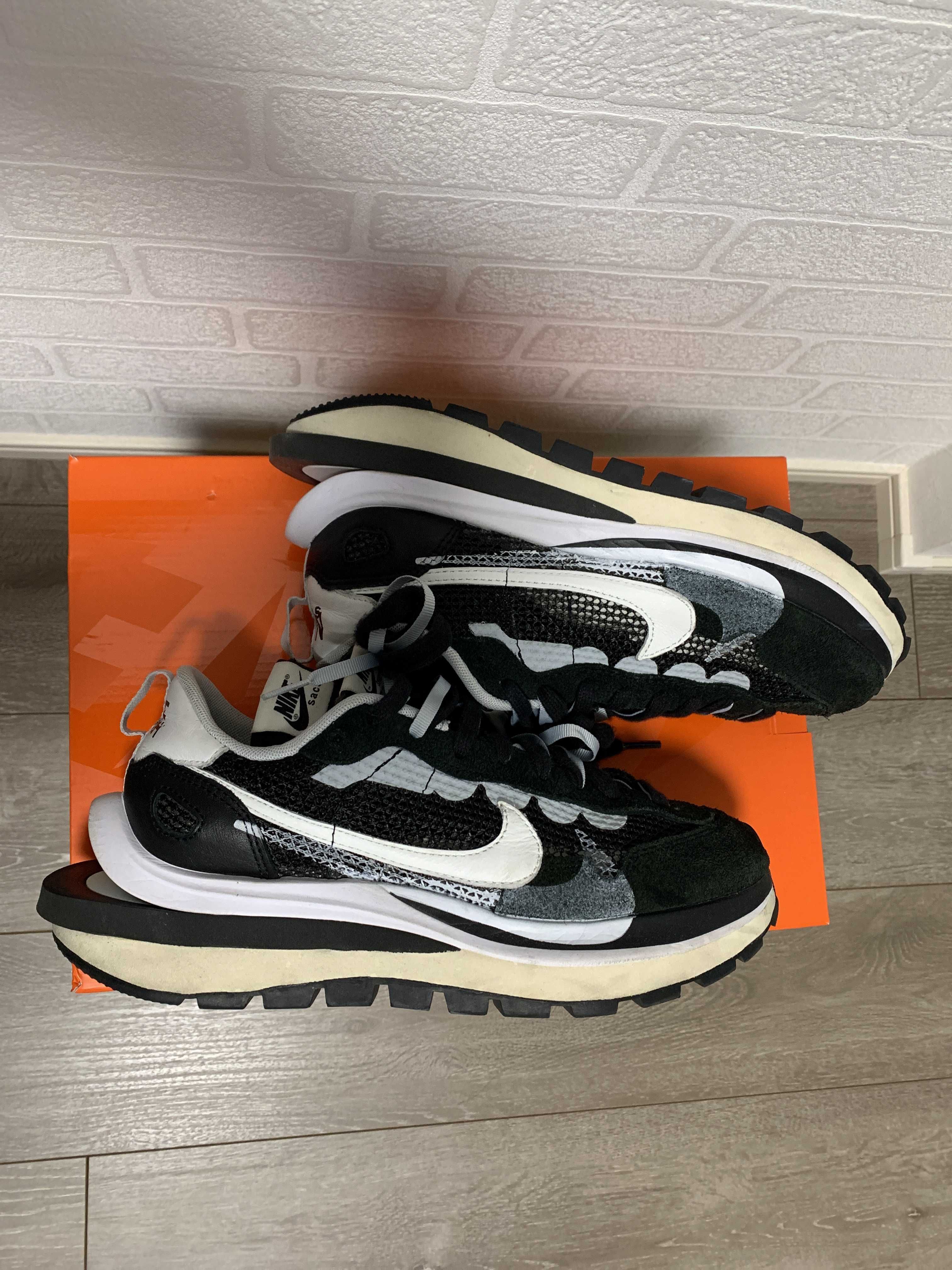 sacai × Nike Vapor Waffle "Black and White"