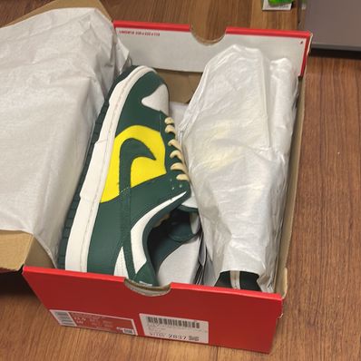 Nike Women's Dunk Low SE "Noble Green"