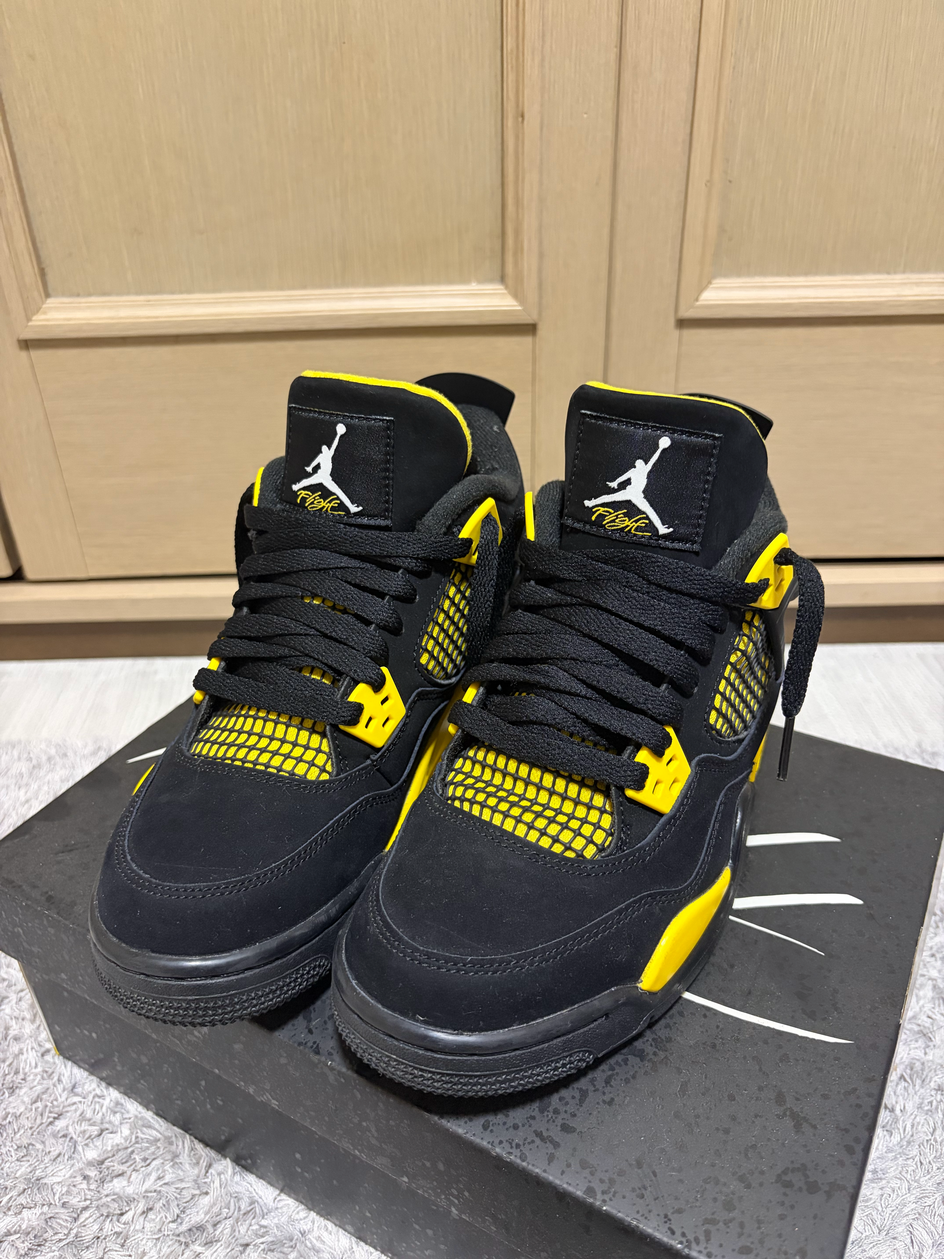Nike GS Air Jordan 4 Retro "Thunder"(2023)