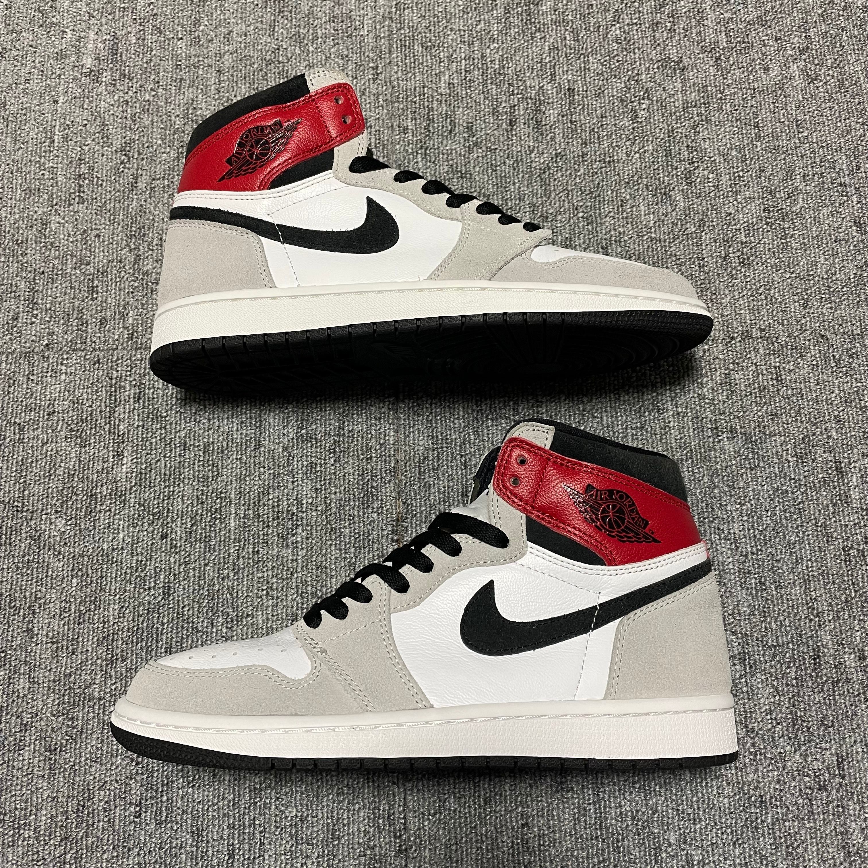 Nike Air Jordan 1 High OG "White/Black/Light Smoke Grey"