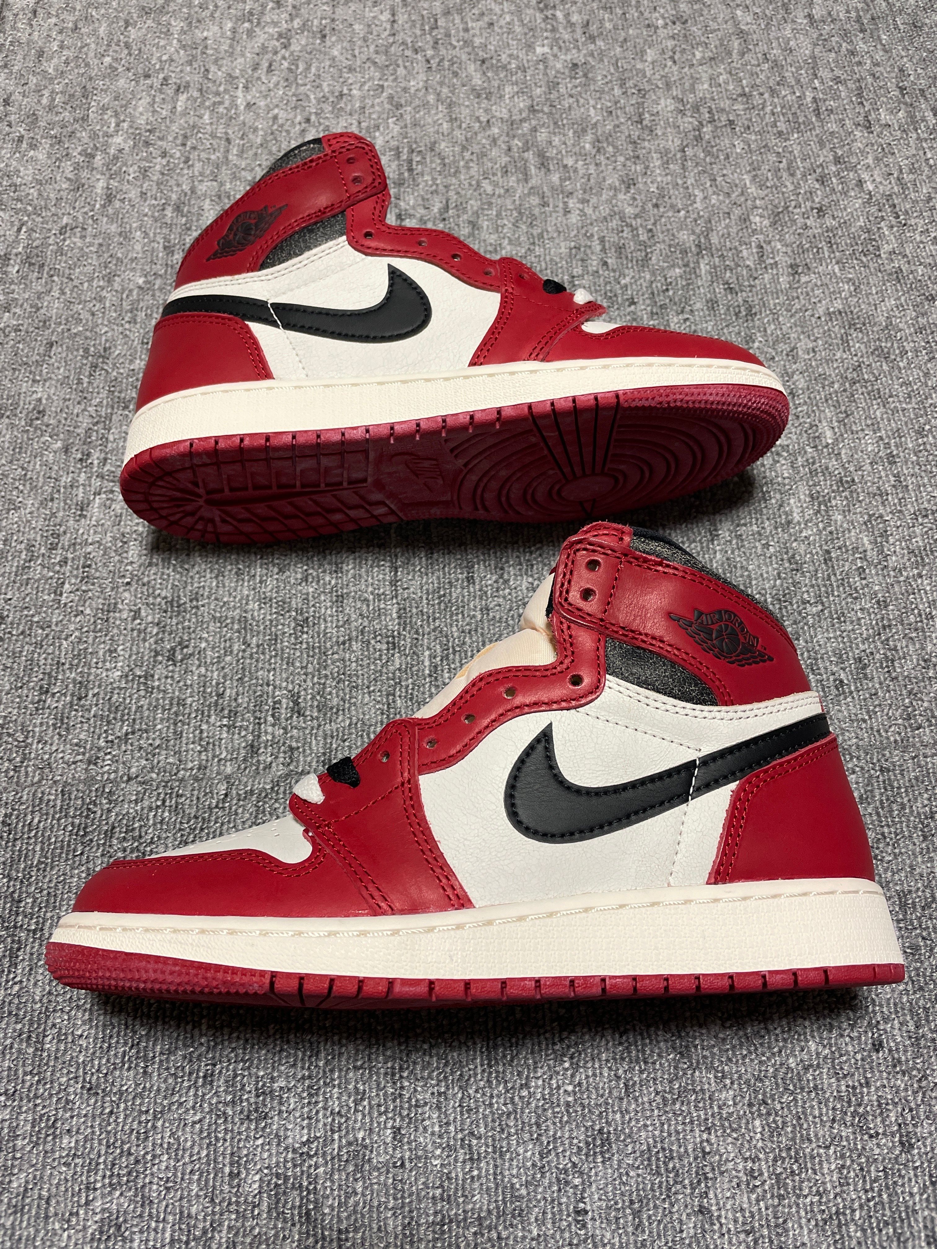 Nike GS Air Jordan 1 High OG "Lost & Found/Chicago"