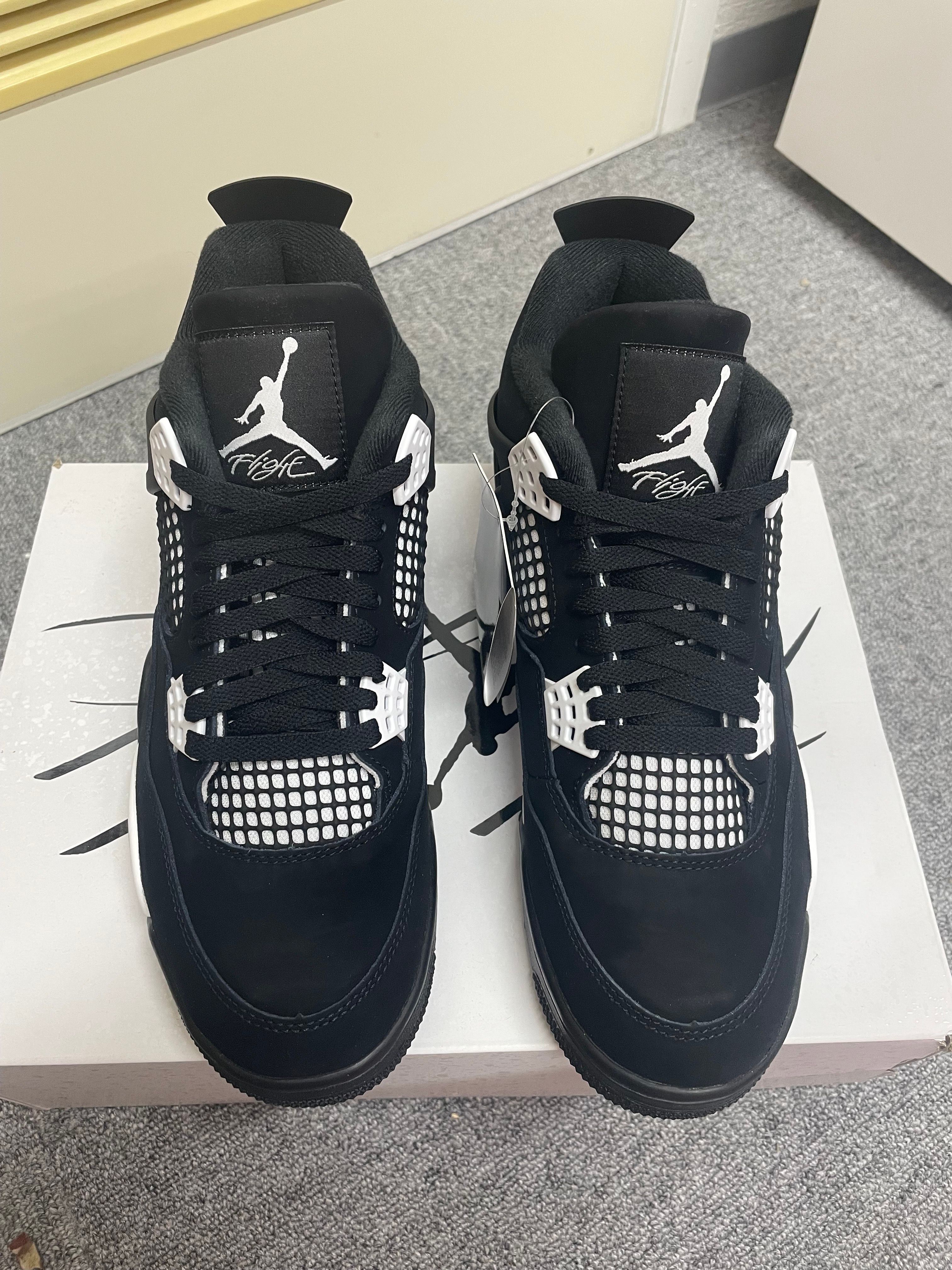 Nike Air Jordan 4 Retro "White Thunder"