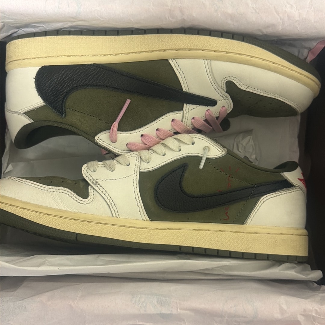 Travis Scott × Nike Air Jordan 1 Low OG SP "Reverse Olive"