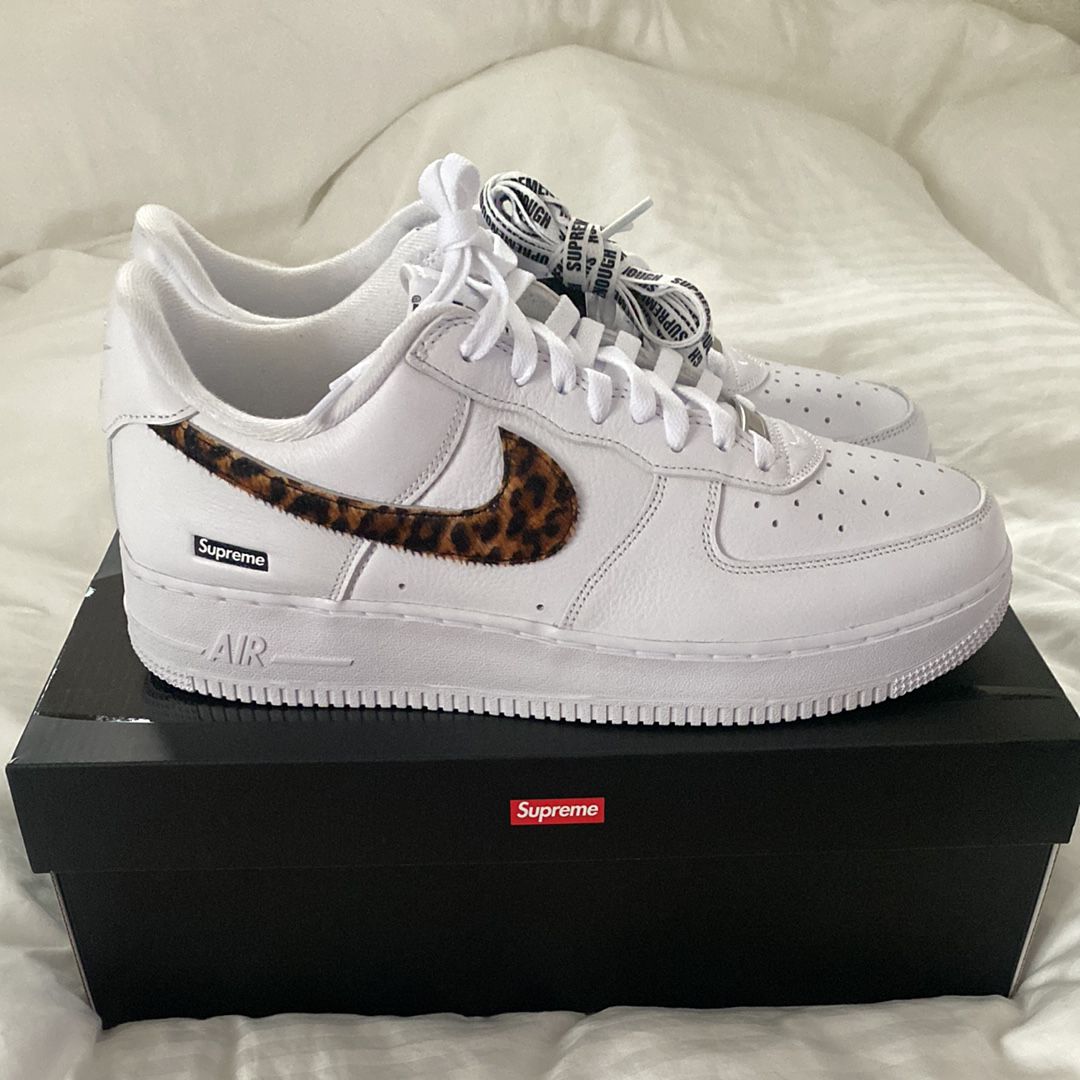 GOODENOUGH × Supreme × Nike Air Force 1 Low "White/Leopard" (25SS Week15)