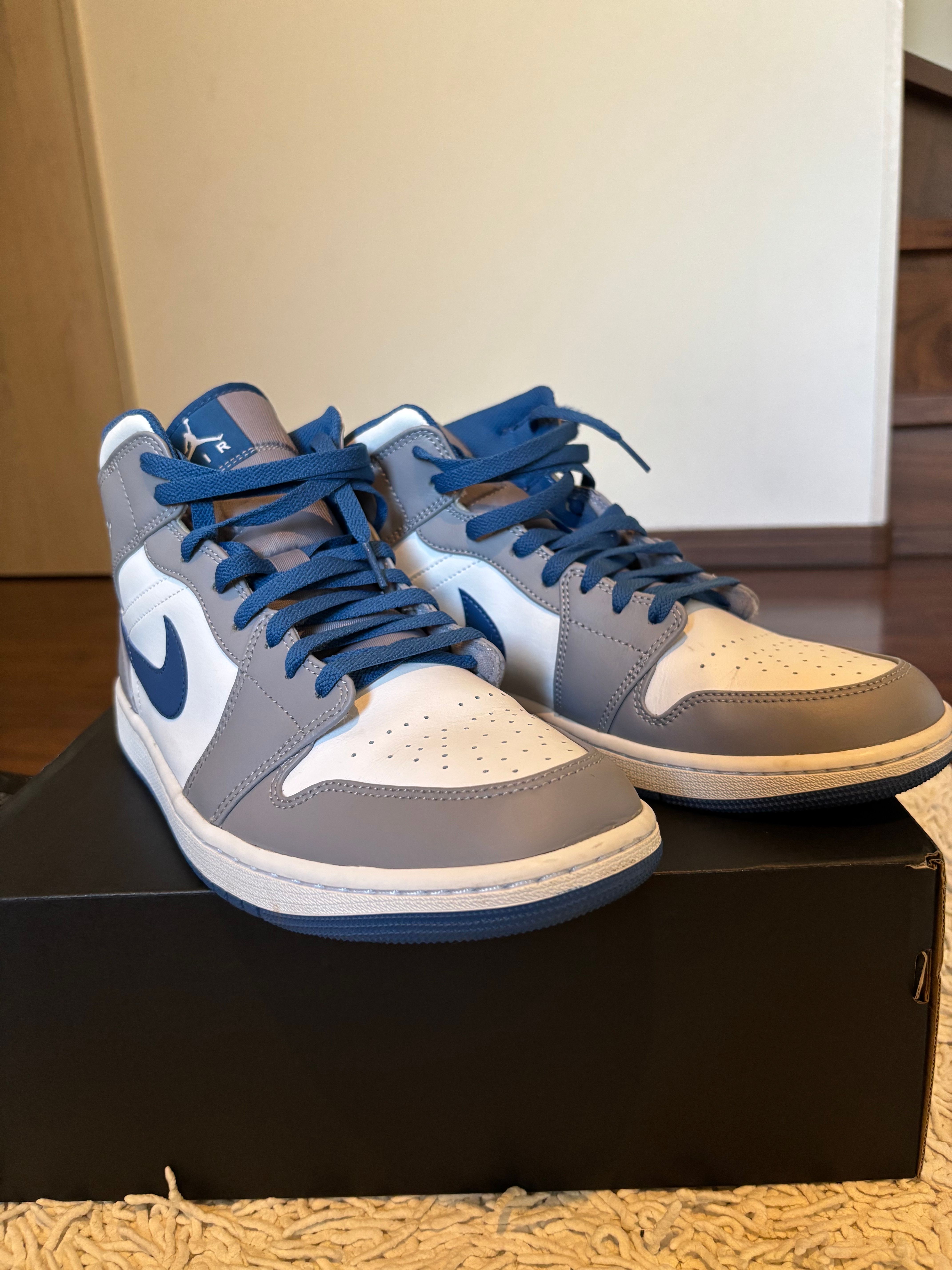 Nike Air Jordan 1 Mid "True Blue"