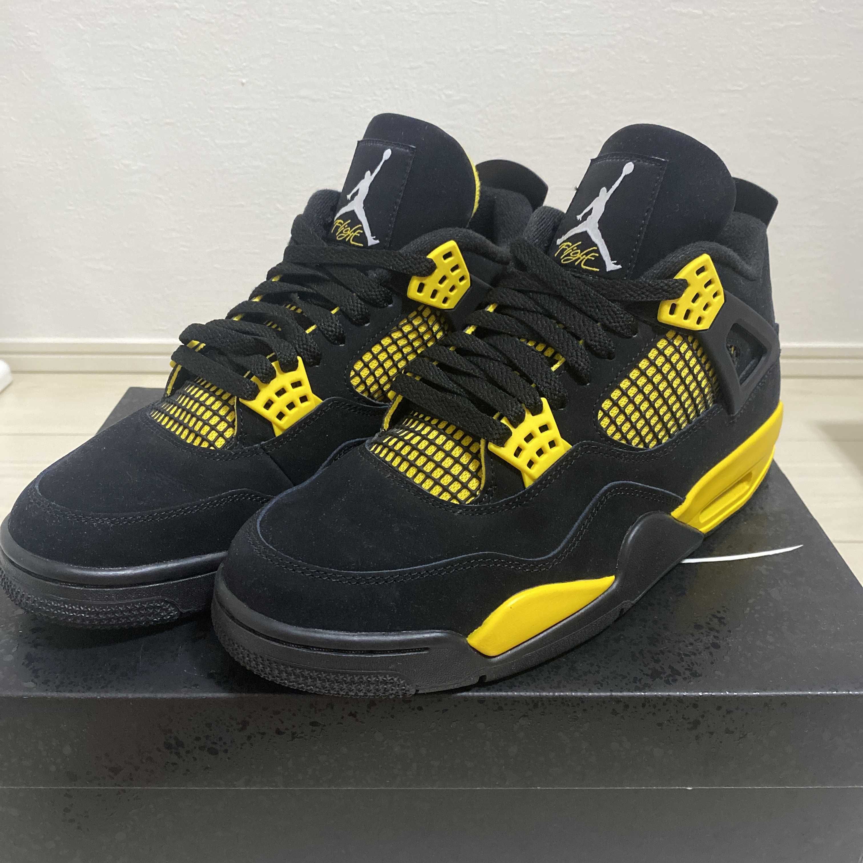 Nike Air Jordan 4 Retro "Thunder"(2023)