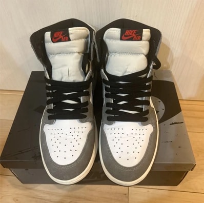 Nike Air Jordan 1 Retro High OG "Black and Smoke Grey"