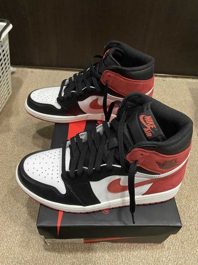 NIKE AIR JORDAN 1 RETRO HIGH "TRACK RED"