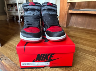 Nike Women's Air Jordan 1 Retro High OG "Satin Bred"