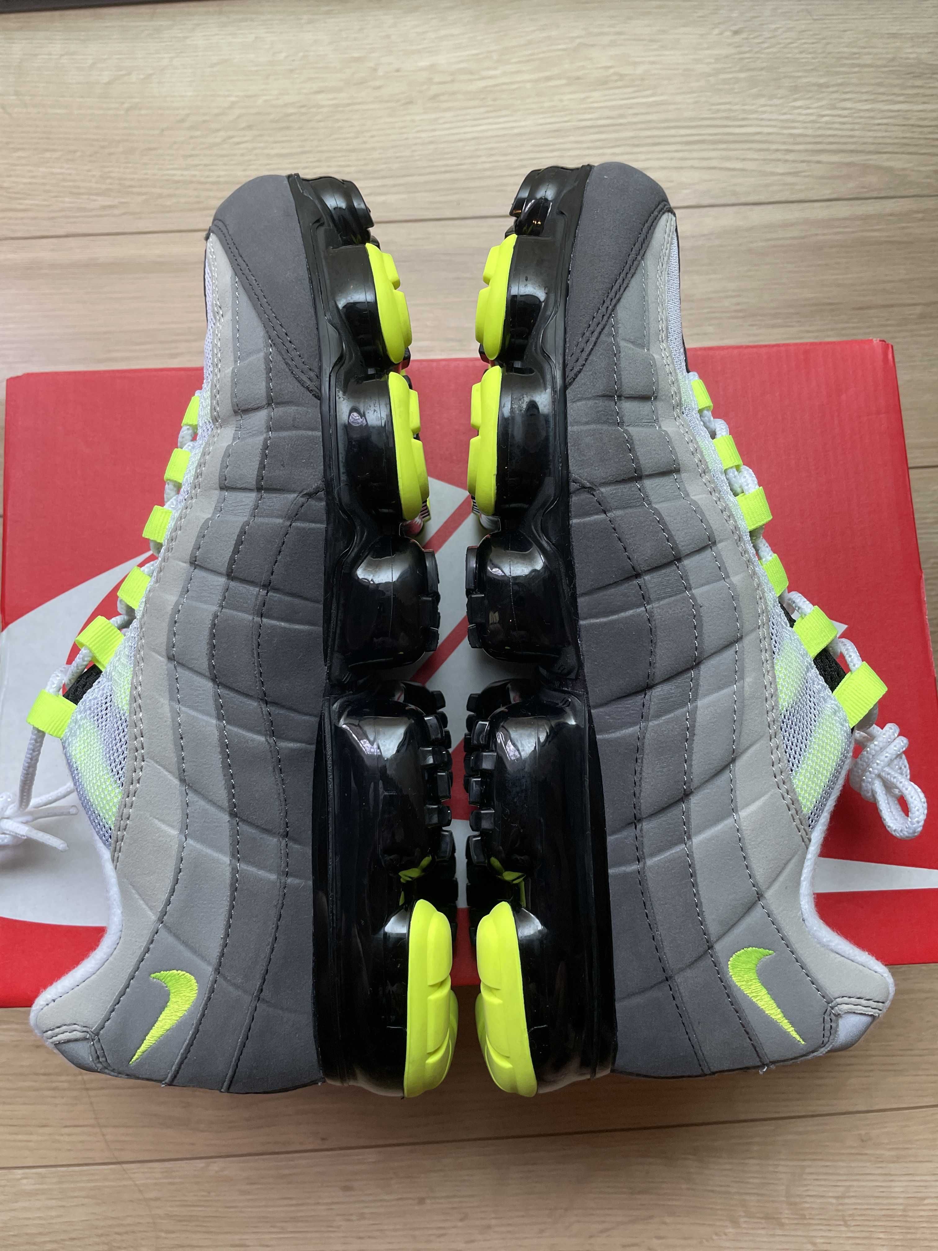 Nike Air Vapormax 95 "Neon"