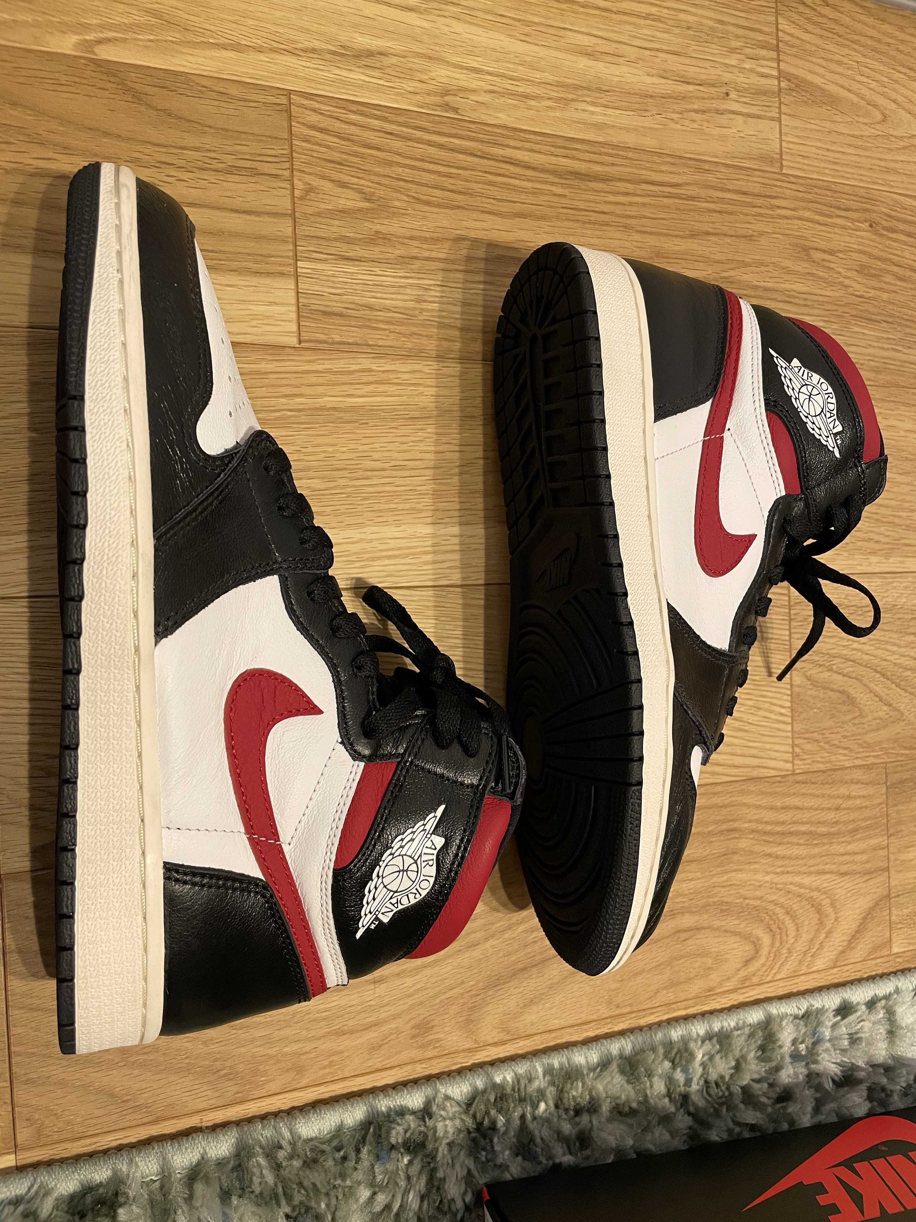 Nike Air Jordan 1 Retro High "Black/White/Sail/Gym Red"