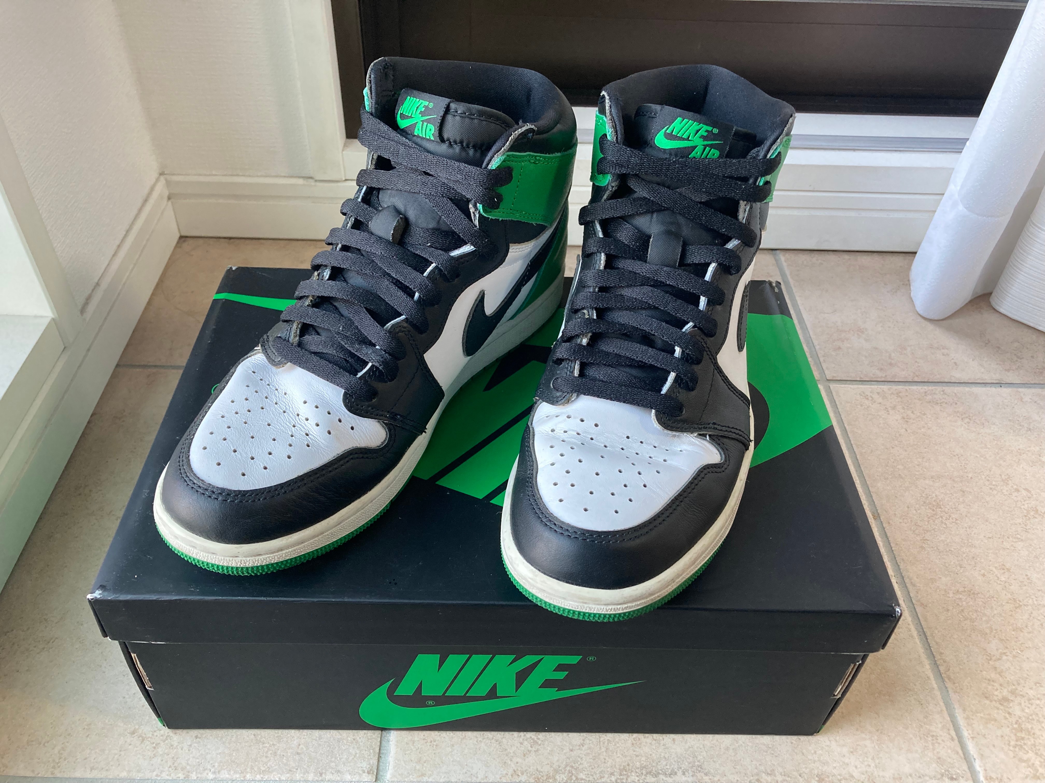 Nike Air Jordan 1 Retro High OG "Celtics/Black and Lucky Green" (2023)