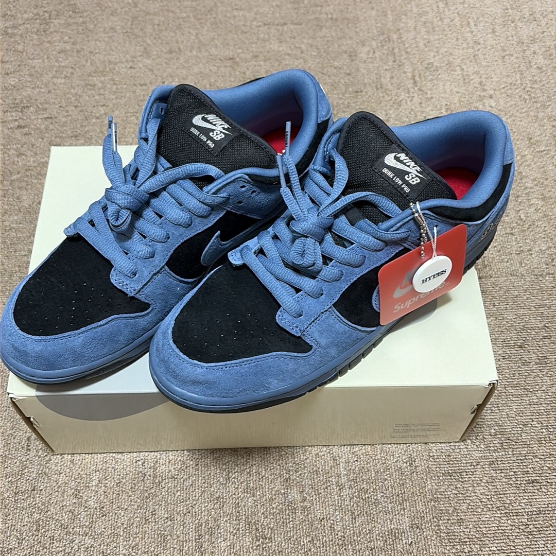 Supreme × Nike SB Dunk Low "Ocean Fog" (North America Exclusive) (25FW Week2)