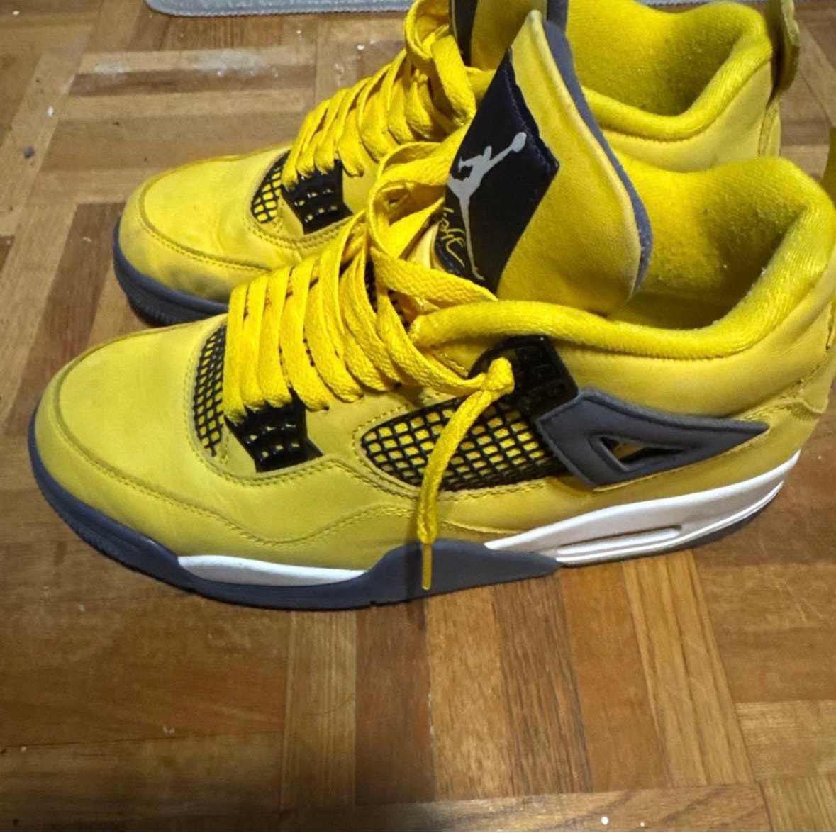 Nike Air Jordan 4 "Tour Yellow"