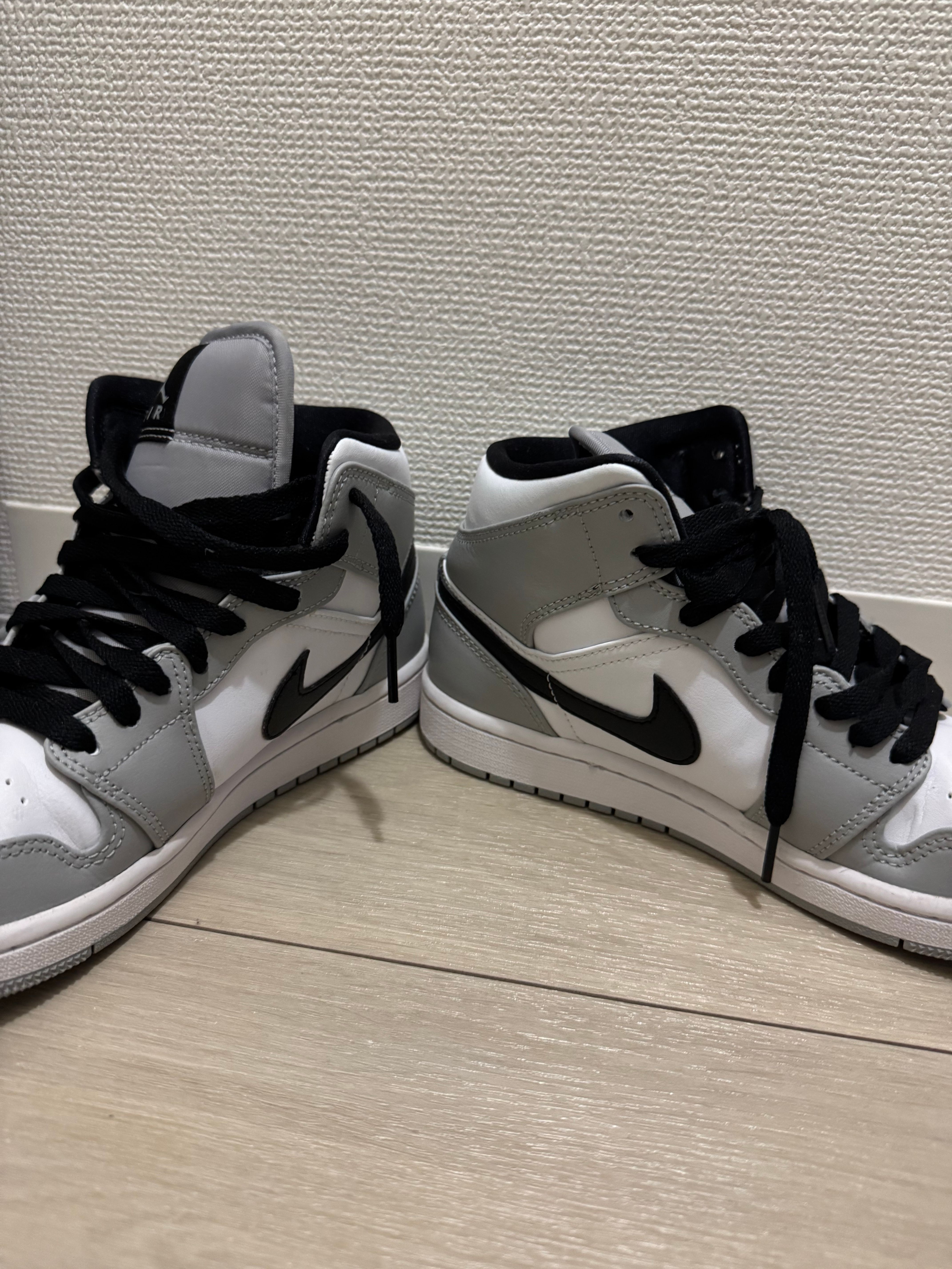 Nike Air Jordan 1 Mid "Light Smoke Grey/White/Black"