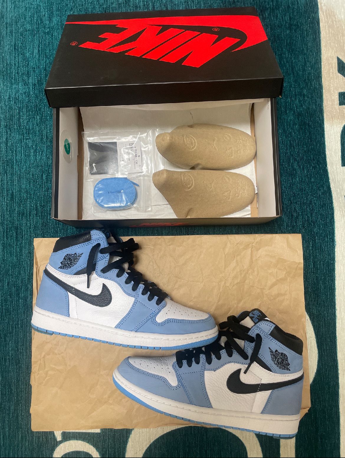 Nike Air Jordan 1 High OG "University Blue"