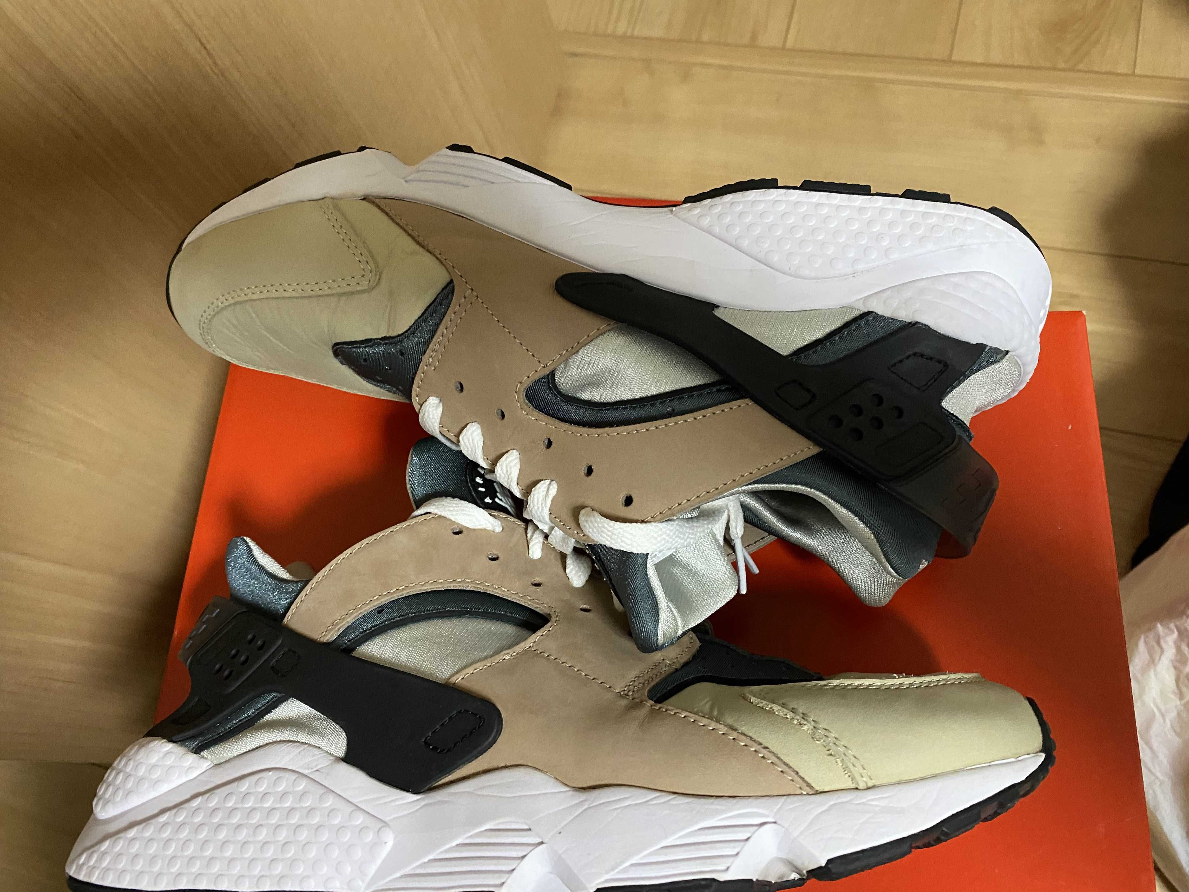 Nike Air Huarache "Escape" (2021)
