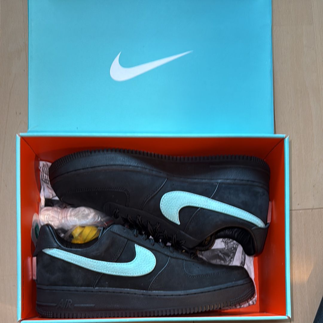 Tiffany & Co. × Nike Air Force 1 Low "1837"