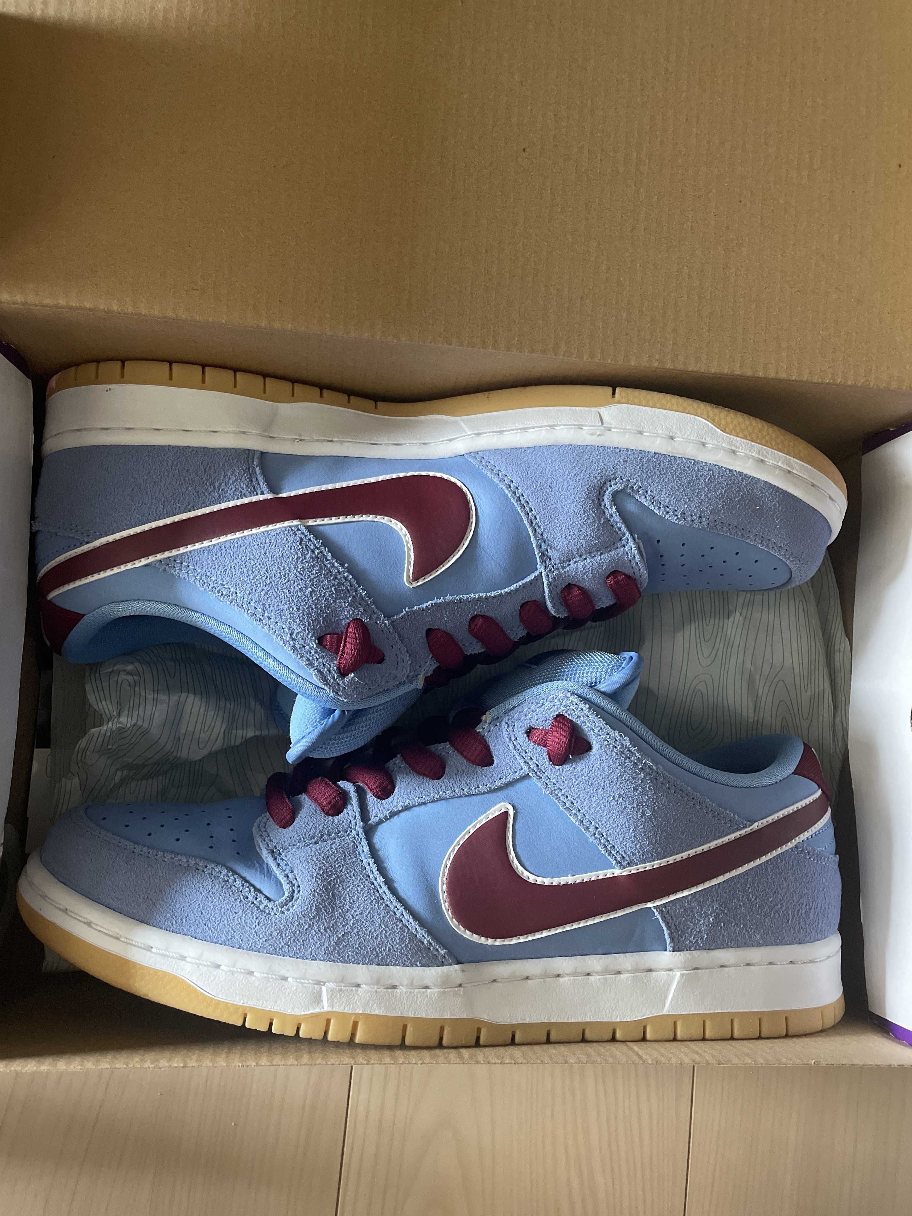Nike SB Dunk Low Pro "Philadelphia Phillies/Valor Blue and Team Maroon"
