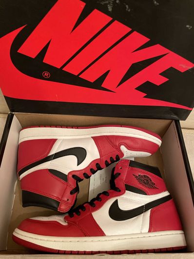 Nike Air Jordan 1 Retro High "Chicago" (2015)