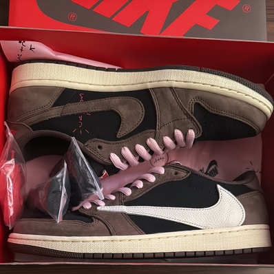 Travis Scott × Nike Air Jordan 1 Low OG SP-T "Black/Dark Mocha"